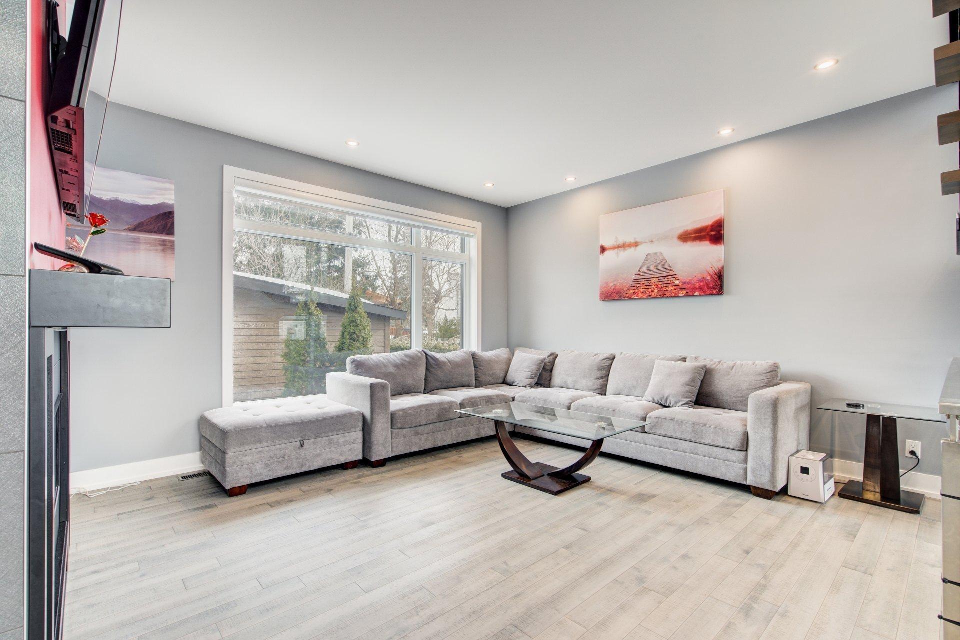 









863


Rue Deslauriers

,
La Prairie,




QC
J5R1L7

