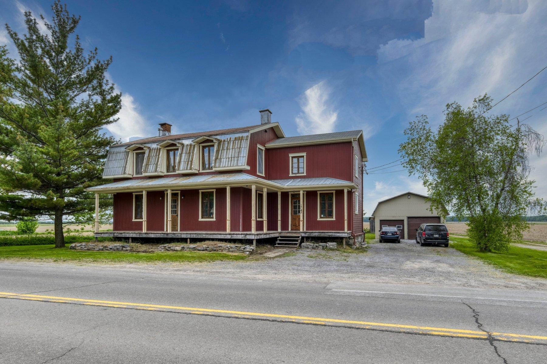 









1741

 - 1743


Rue Notre-Dame

,
Saint-Sulpice,




QC
J5W3T9


