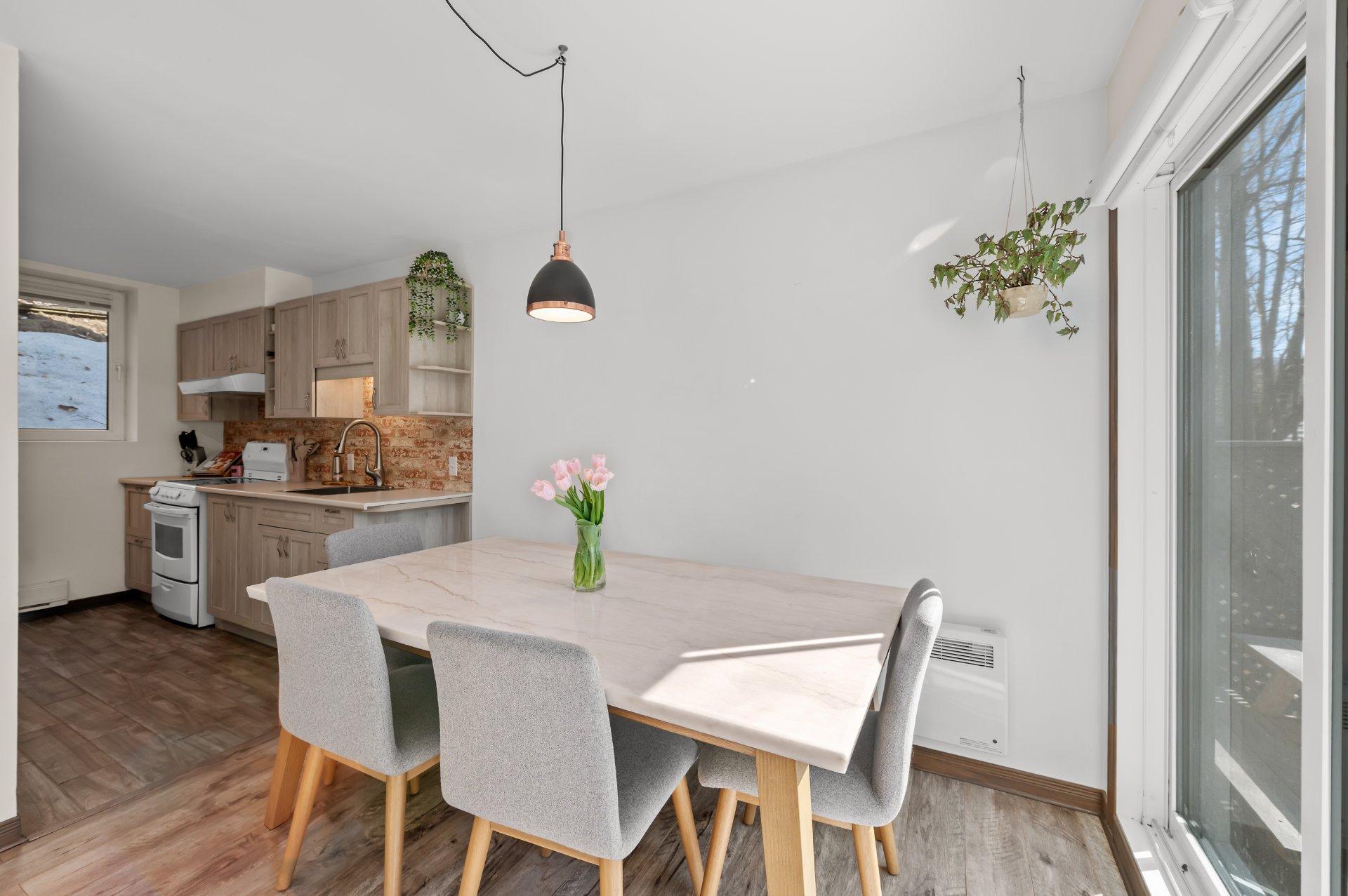 









265


Ch. des Faîtières

, 103,
Piedmont,




QC
J0R1K0

