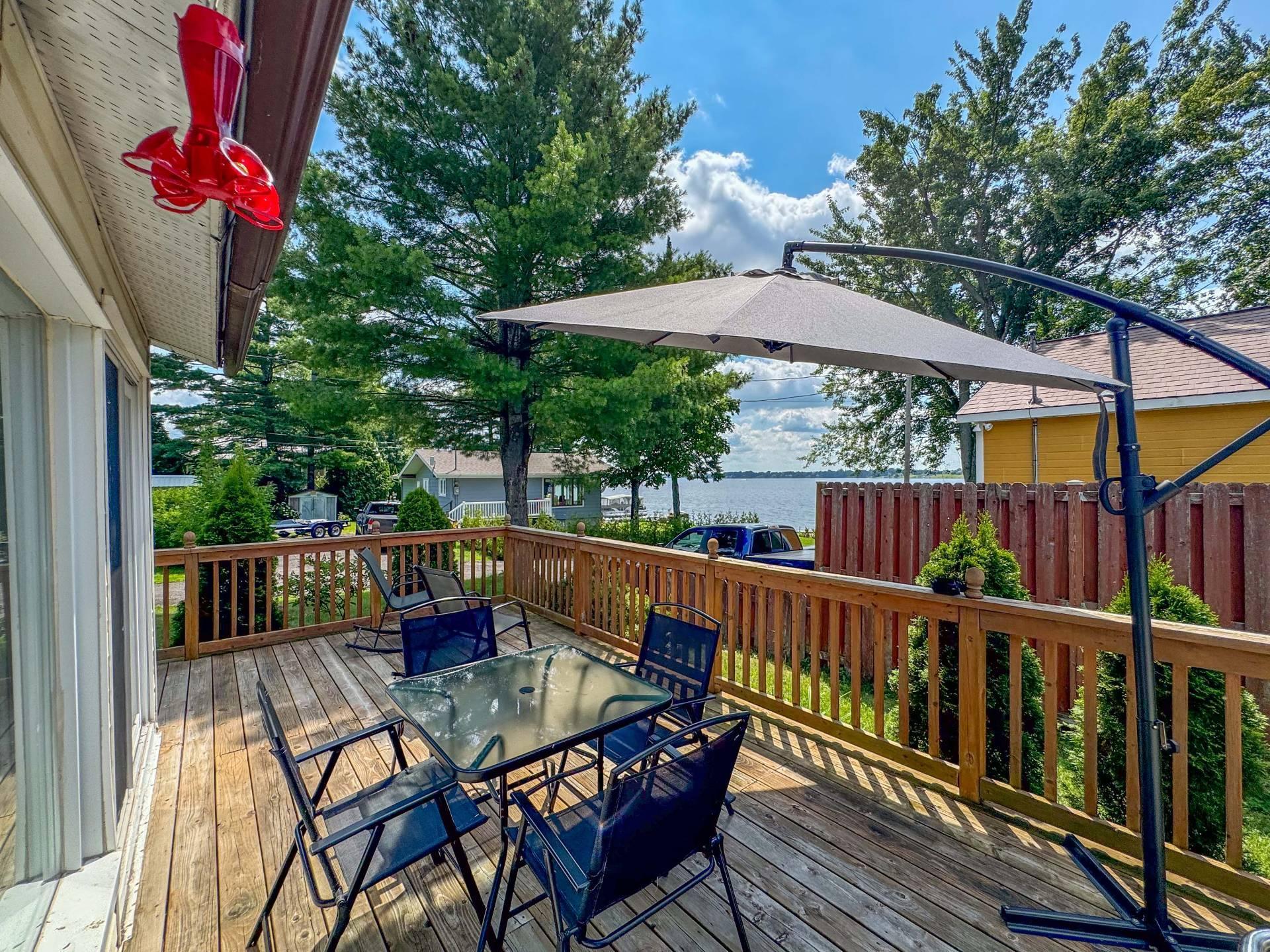 









17


Rue Beach

,
Grenville-sur-la-Rouge,




QC
J0V1B0

