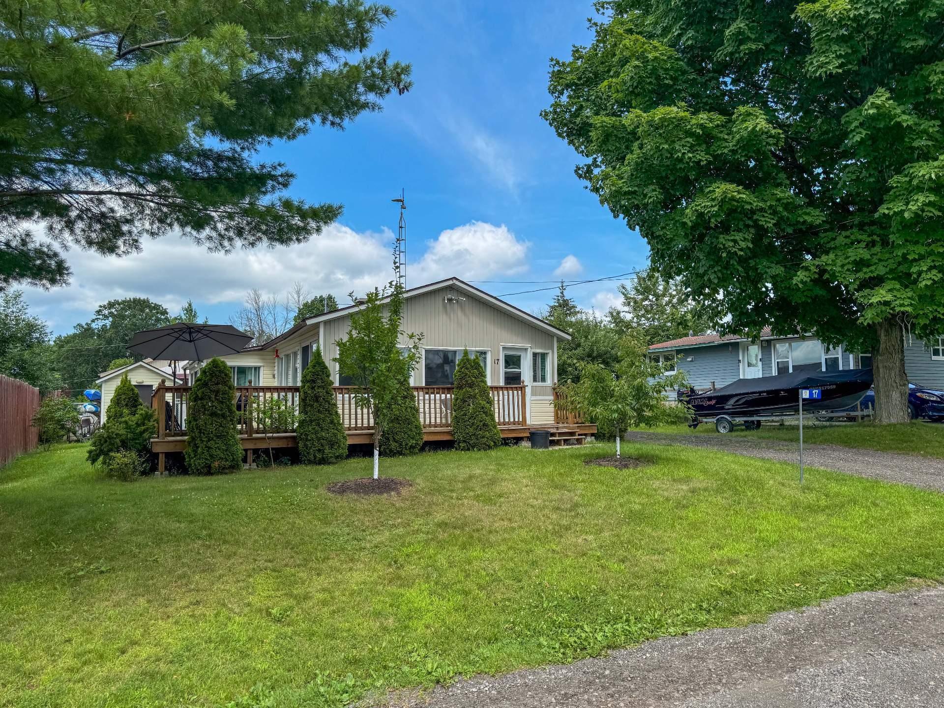 









17


Rue Beach

,
Grenville-sur-la-Rouge,




QC
J0V1B0

