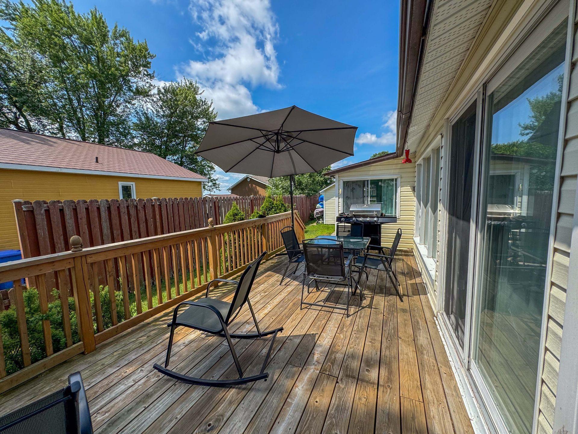 









17


Rue Beach

,
Grenville-sur-la-Rouge,




QC
J0V1B0

