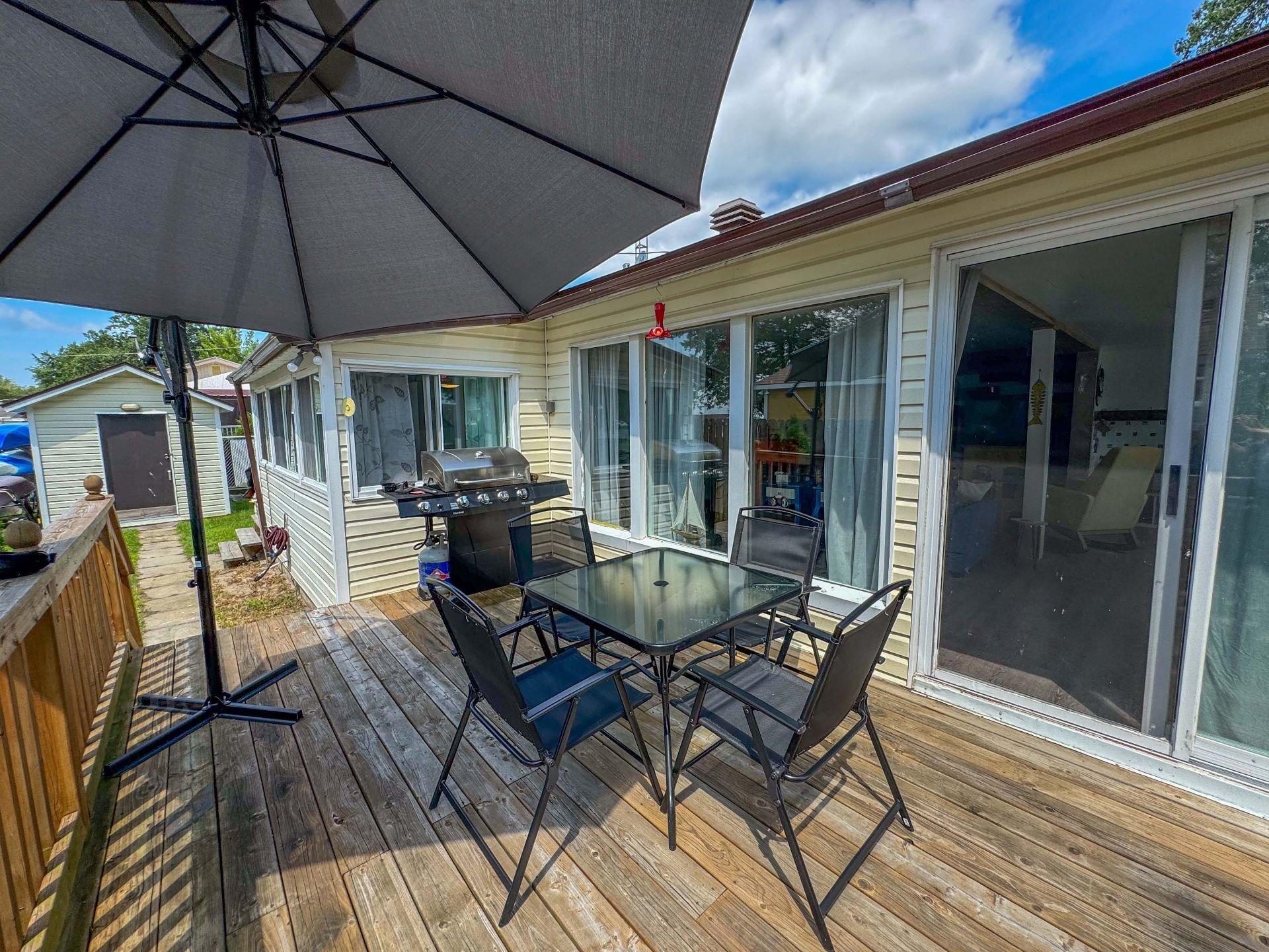 









17


Rue Beach

,
Grenville-sur-la-Rouge,




QC
J0V1B0

