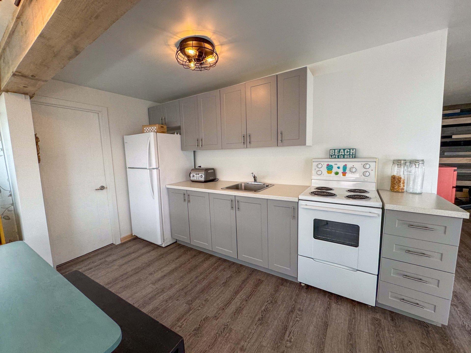 









17


Rue Beach

,
Grenville-sur-la-Rouge,




QC
J0V1B0


