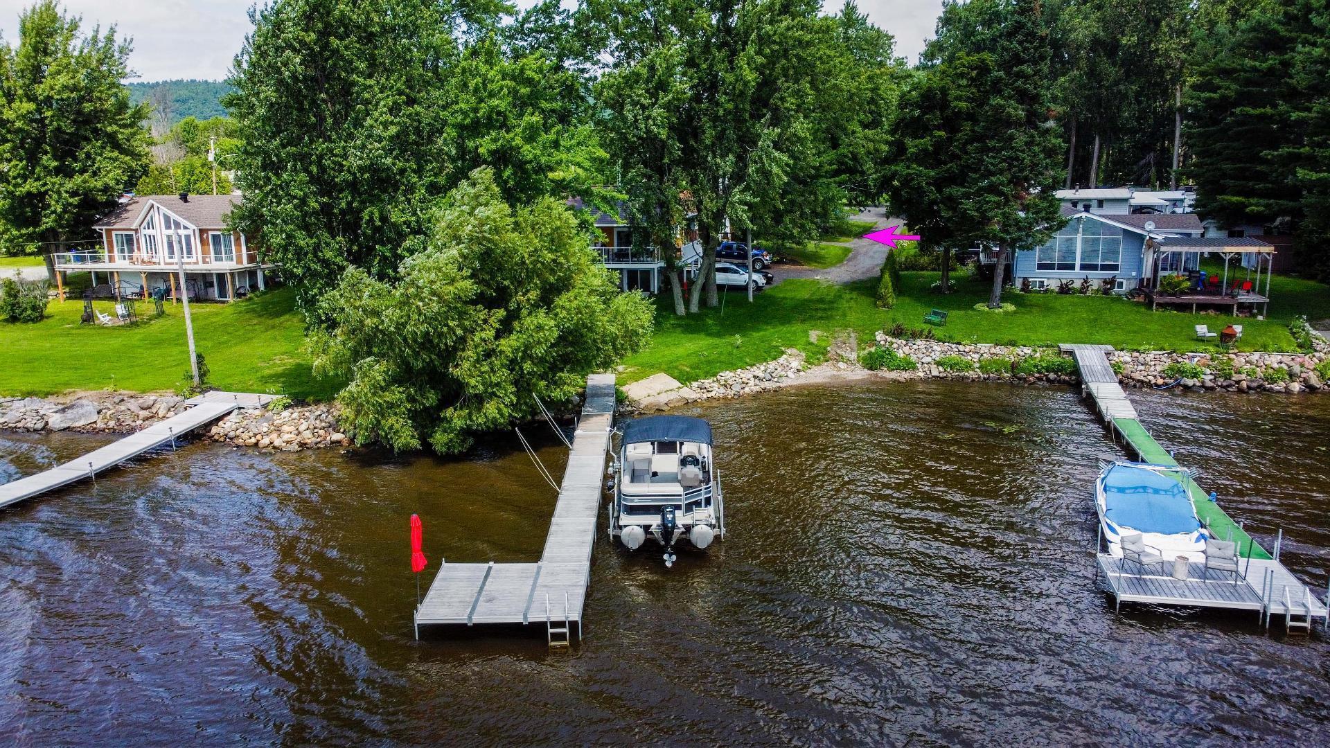 









17


Rue Beach

,
Grenville-sur-la-Rouge,




QC
J0V1B0

