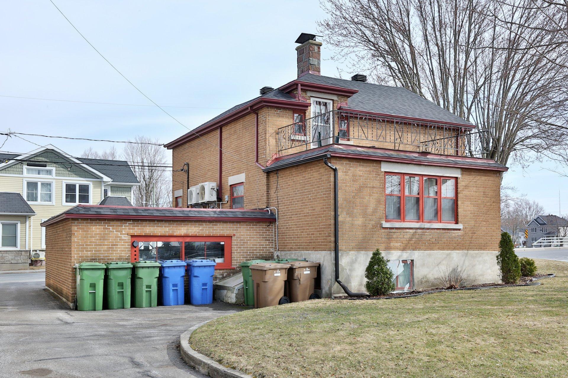 









542


Rue St-Paul

,
Farnham,




QC
J3N2K3

