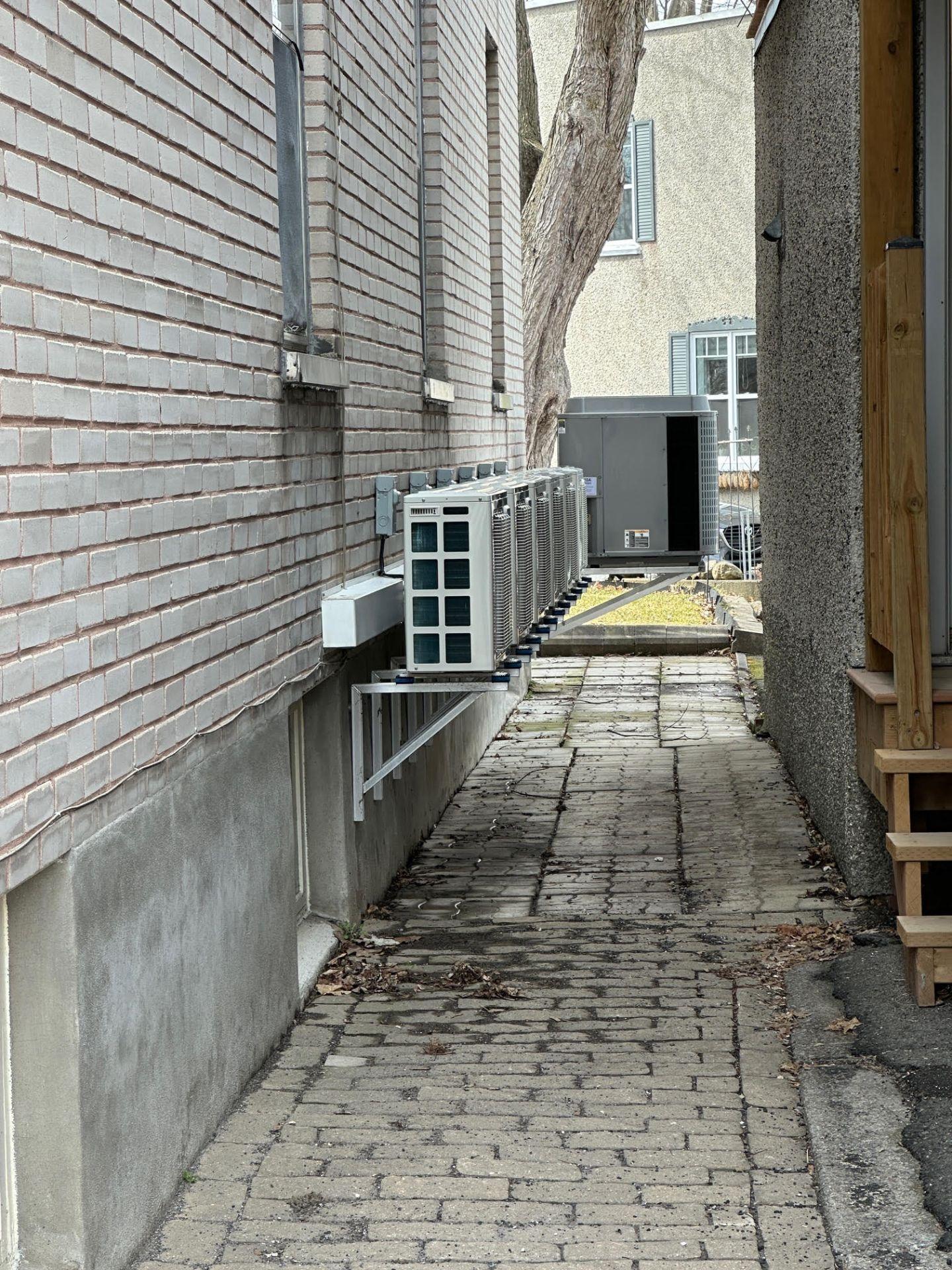 









544

 - 558


Rue St-Paul

,
Farnham,




QC
J2N2K3

