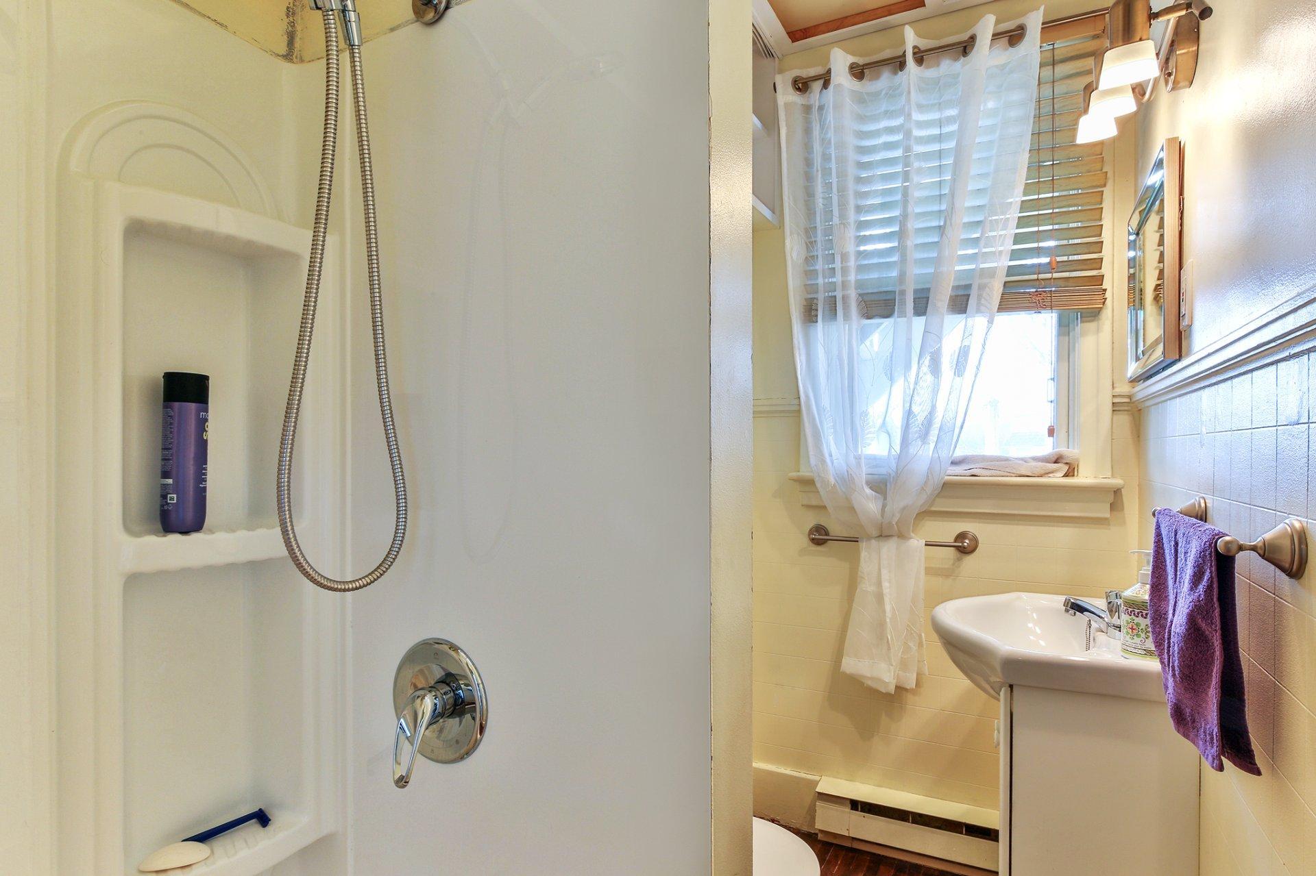 









544

 - 558


Rue St-Paul

,
Farnham,




QC
J2N2K3

