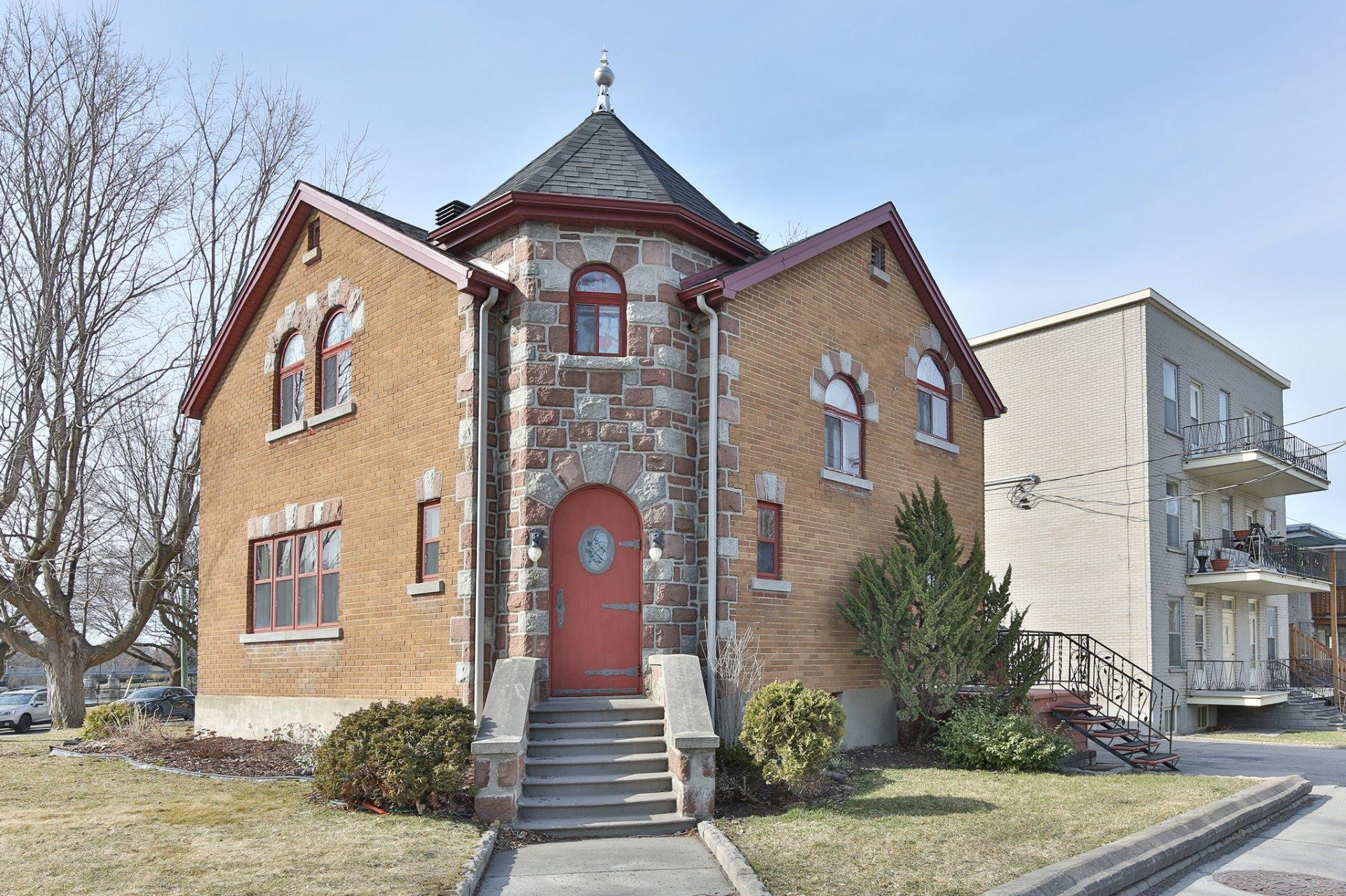 









544

 - 558


Rue St-Paul

,
Farnham,




QC
J2N2K3

