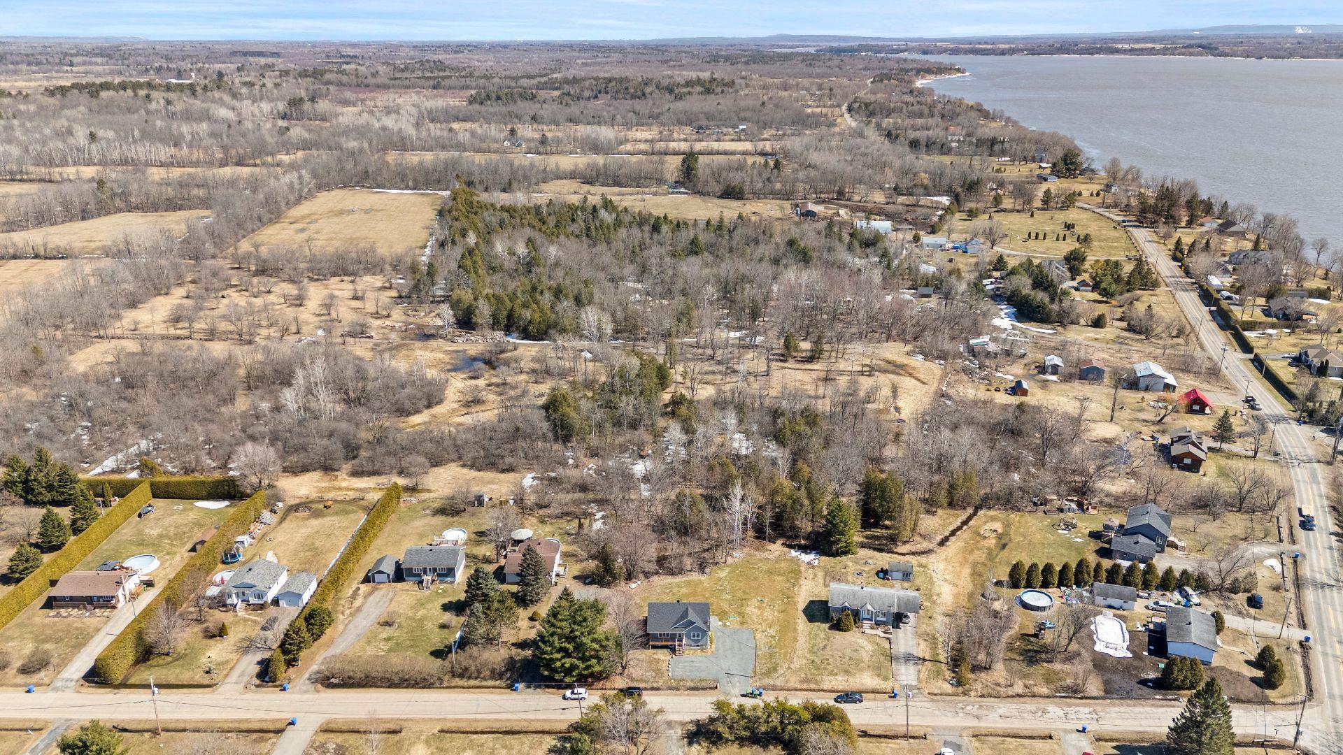 









5


Mtée Crooks

,
Grenville-sur-la-Rouge,




QC
J0V1B0

