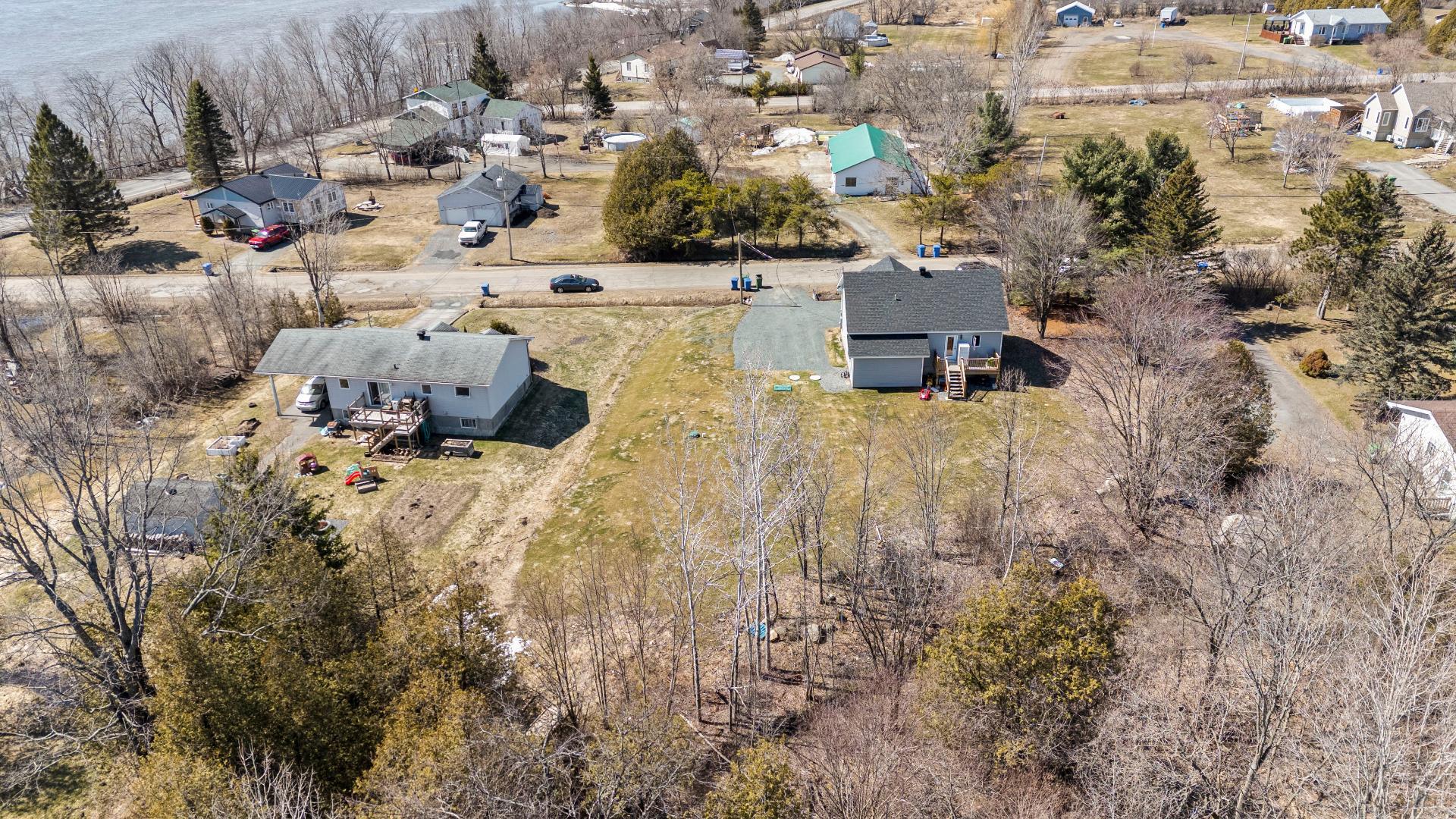 









5


Mtée Crooks

,
Grenville-sur-la-Rouge,




QC
J0V1B0

