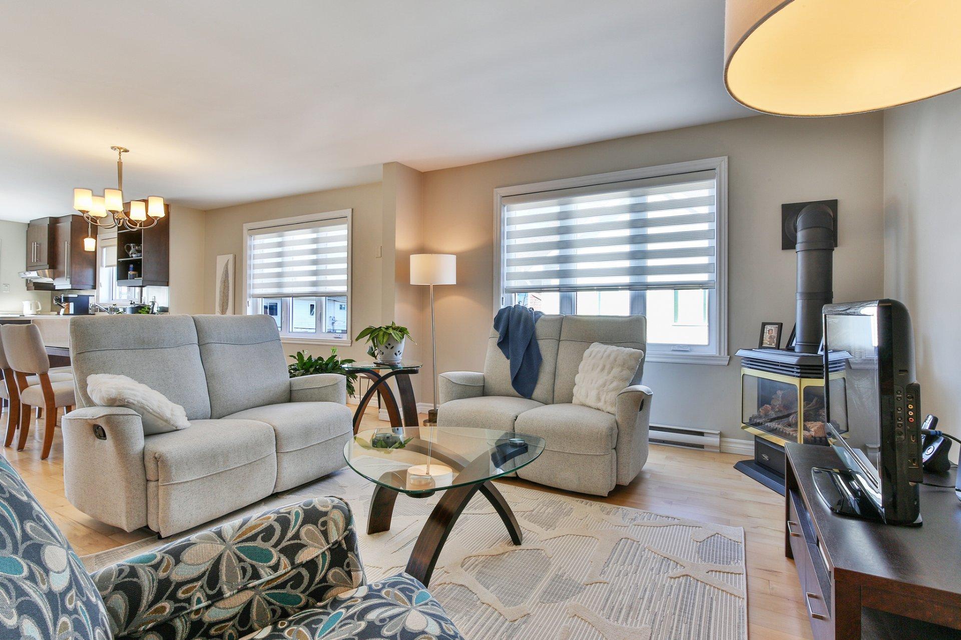 









1019


Rue Douglas

,
Saint-Jean-sur-Richelieu,




QC
J3A2A9

