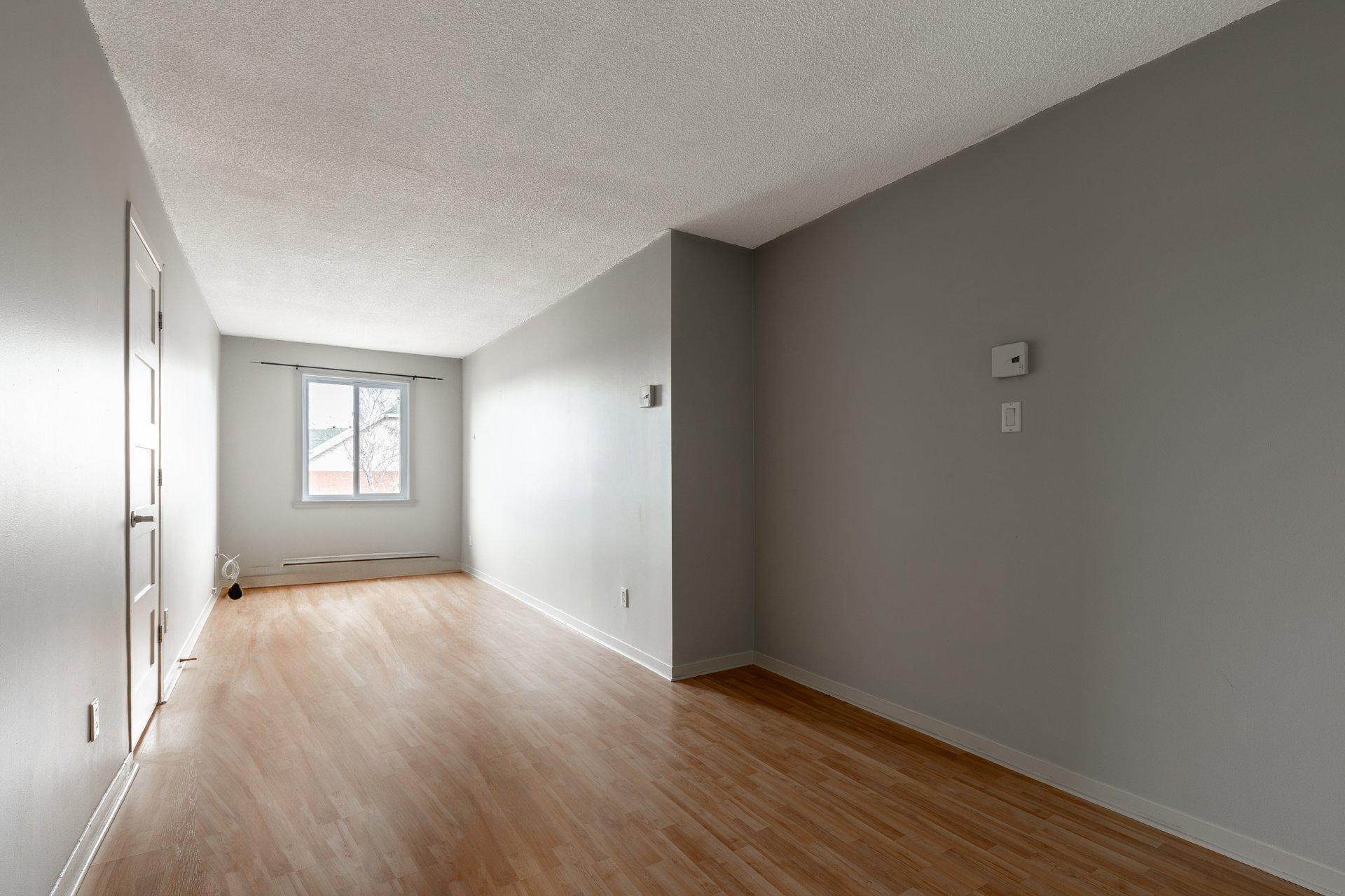 









1800


Rue du Caribou

, 204,
Longueuil (Le Vieux-Longueuil),




QC
J4N1K2

