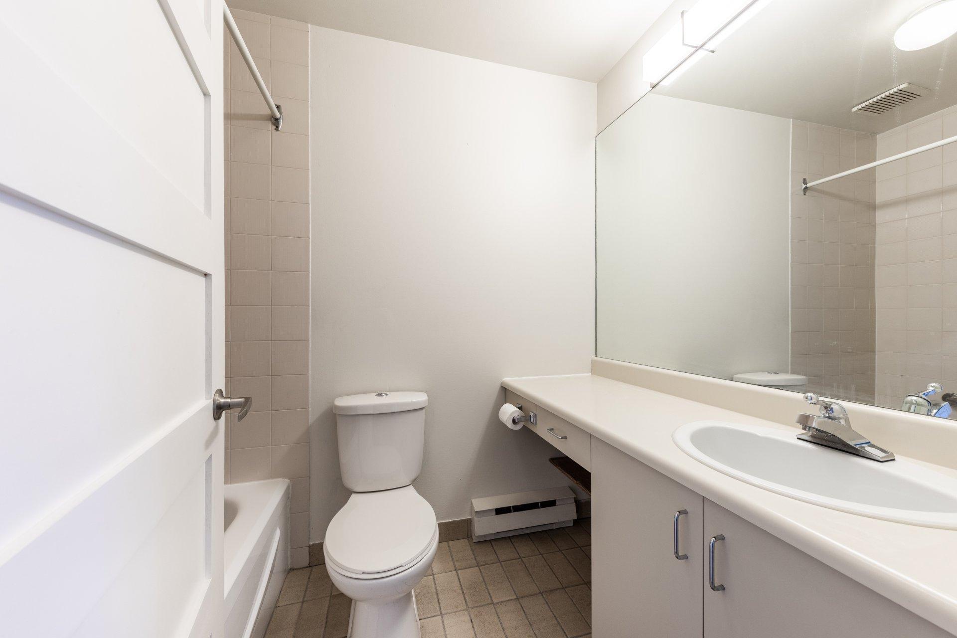









1800


Rue du Caribou

, 204,
Longueuil (Le Vieux-Longueuil),




QC
J4N1K2

