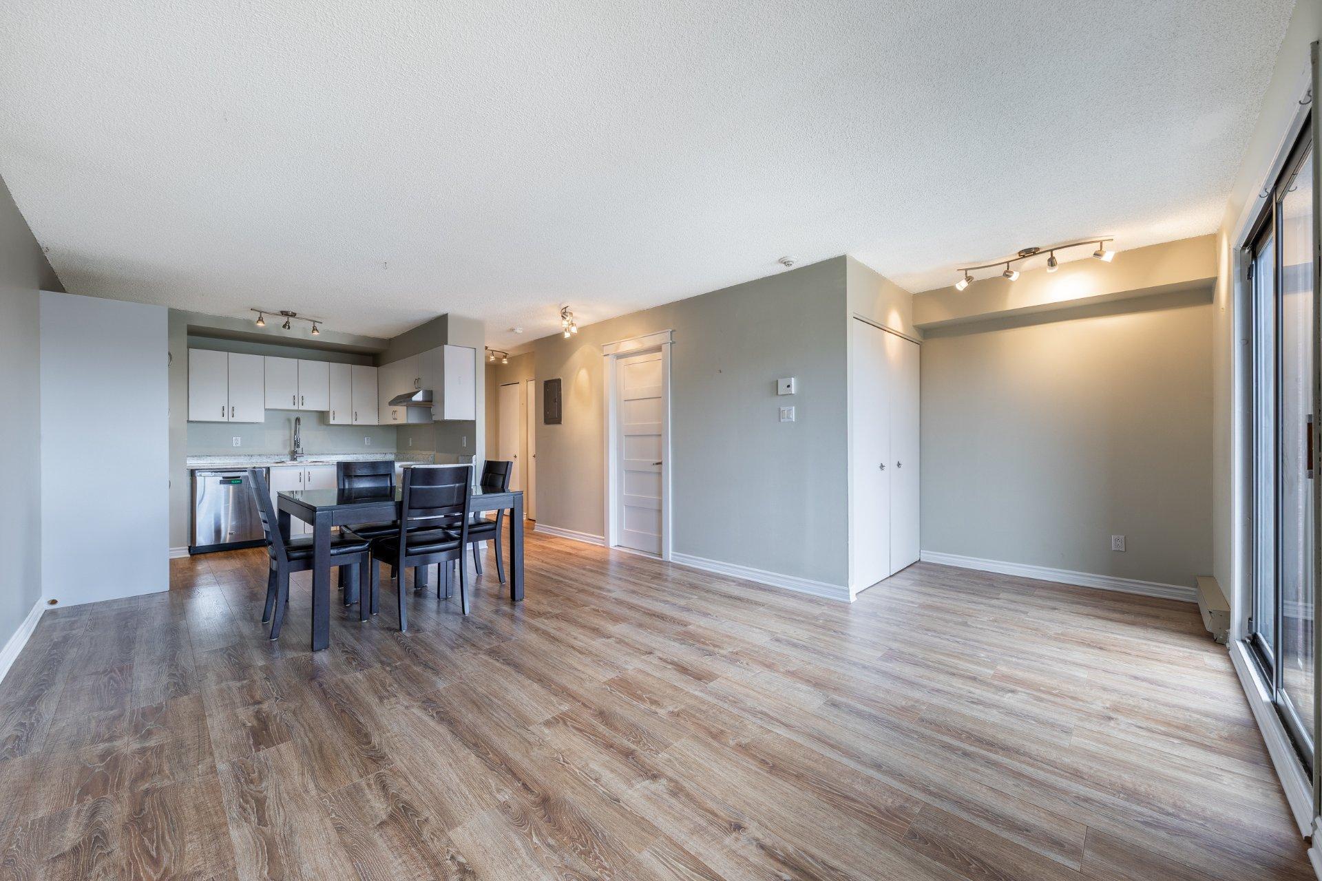 









1800


Rue du Caribou

, 204,
Longueuil (Le Vieux-Longueuil),




QC
J4N1K2

