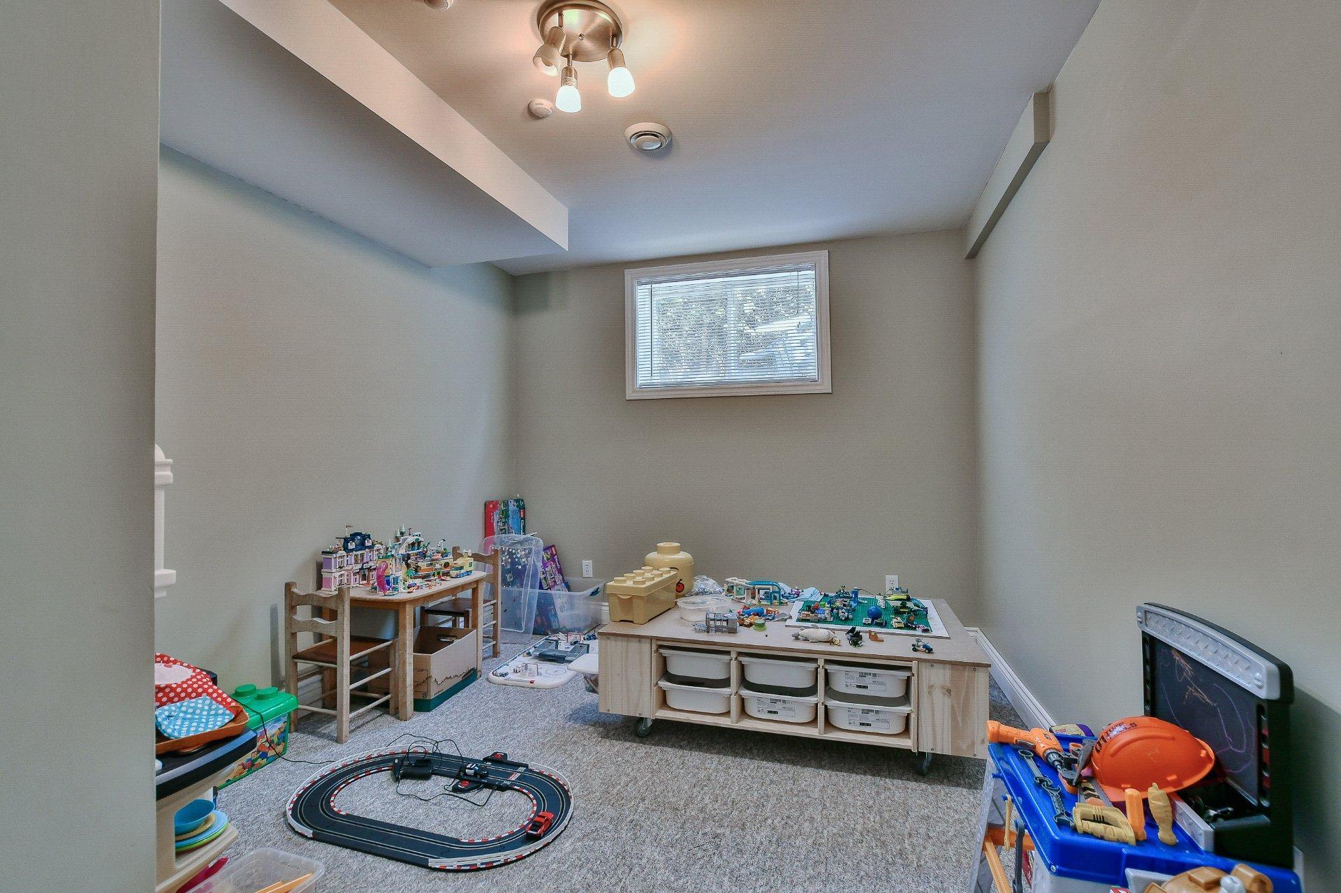 









41


Rue des Liards

,
Blainville,




QC
J7C5X6

