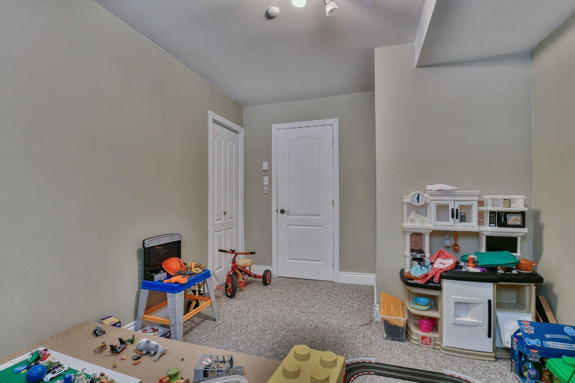 









41


Rue des Liards

,
Blainville,




QC
J7C5X6

