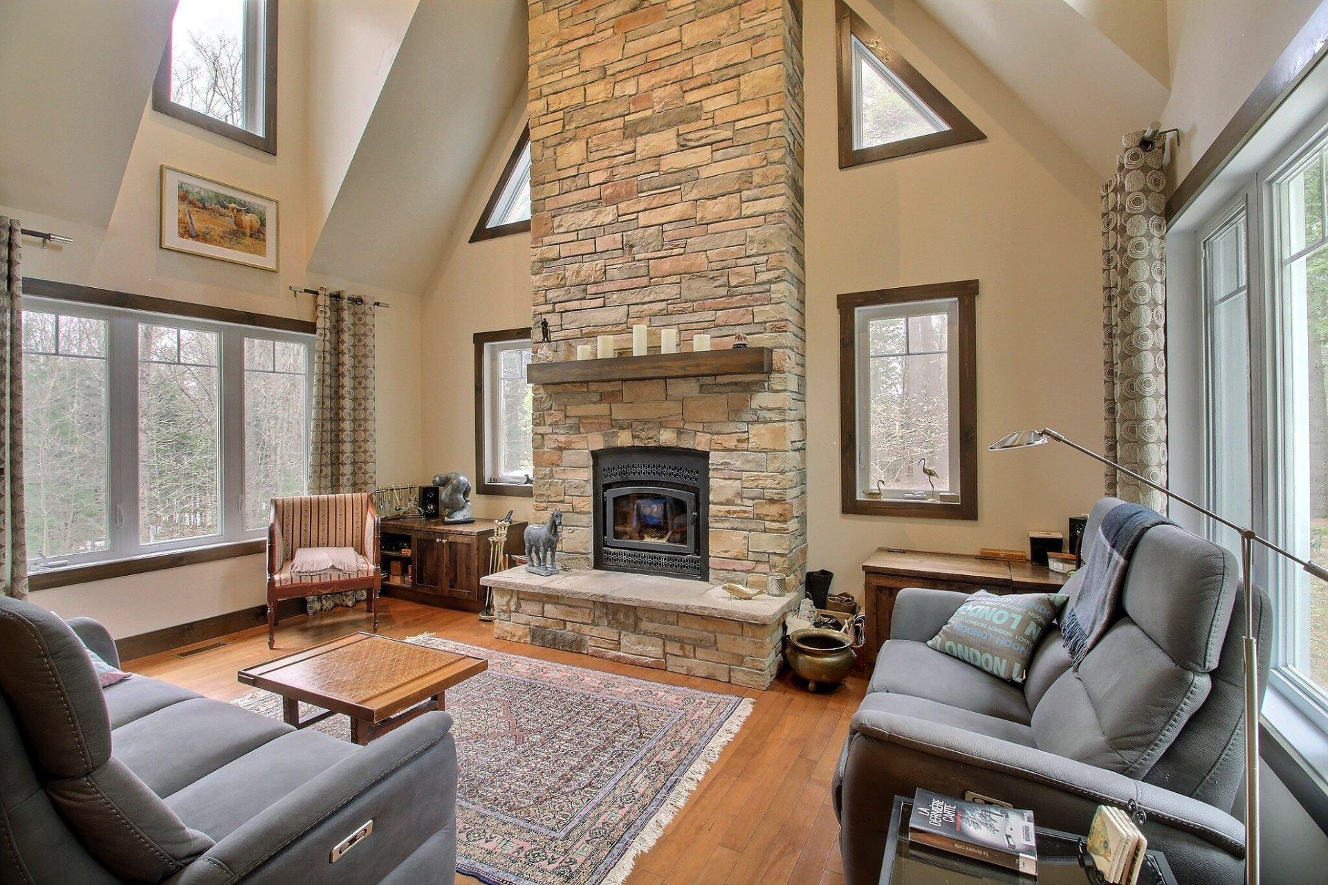 









230


Ch. du Lac-à-la-Truite

,
Orford,




QC
J1X6J6


