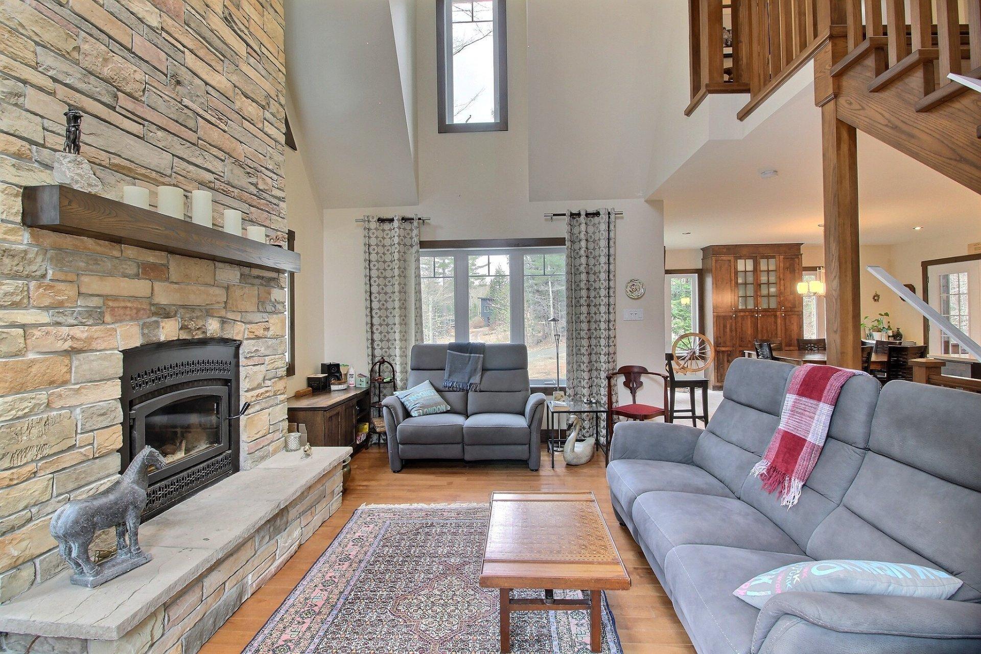 









230


Ch. du Lac-à-la-Truite

,
Orford,




QC
J1X6J6

