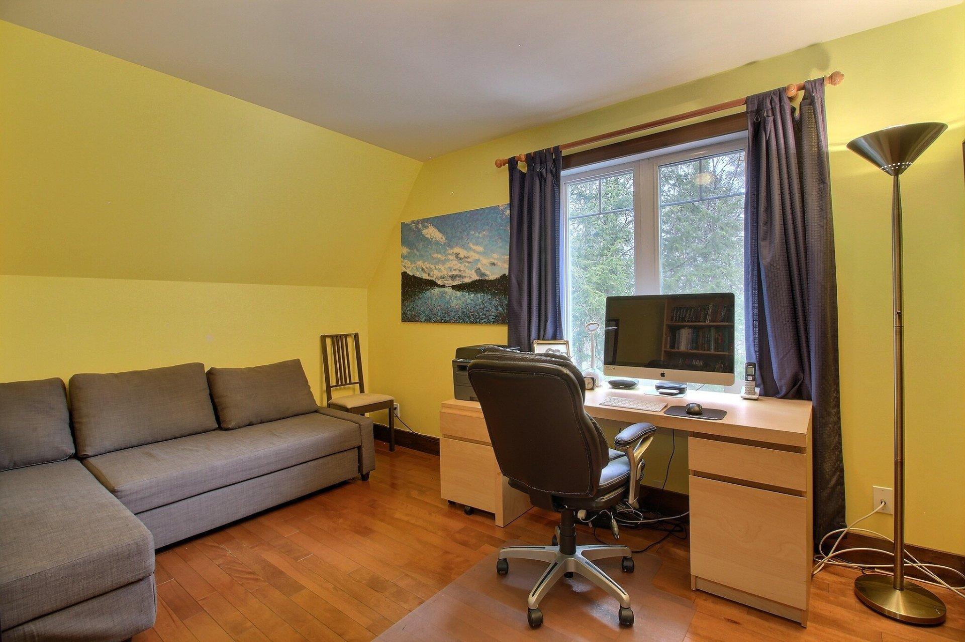 









230


Ch. du Lac-à-la-Truite

,
Orford,




QC
J1X6J6

