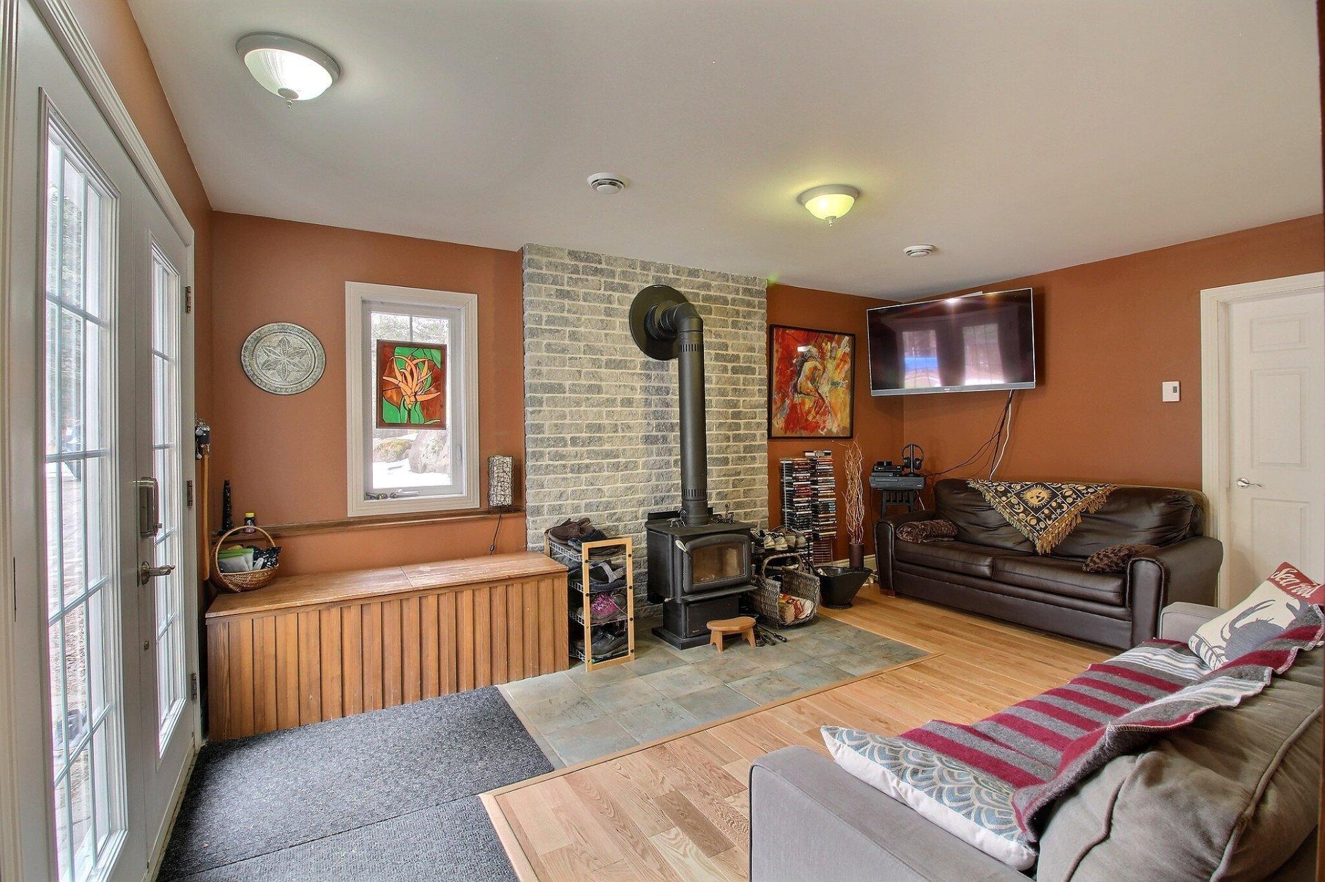 









230


Ch. du Lac-à-la-Truite

,
Orford,




QC
J1X6J6

