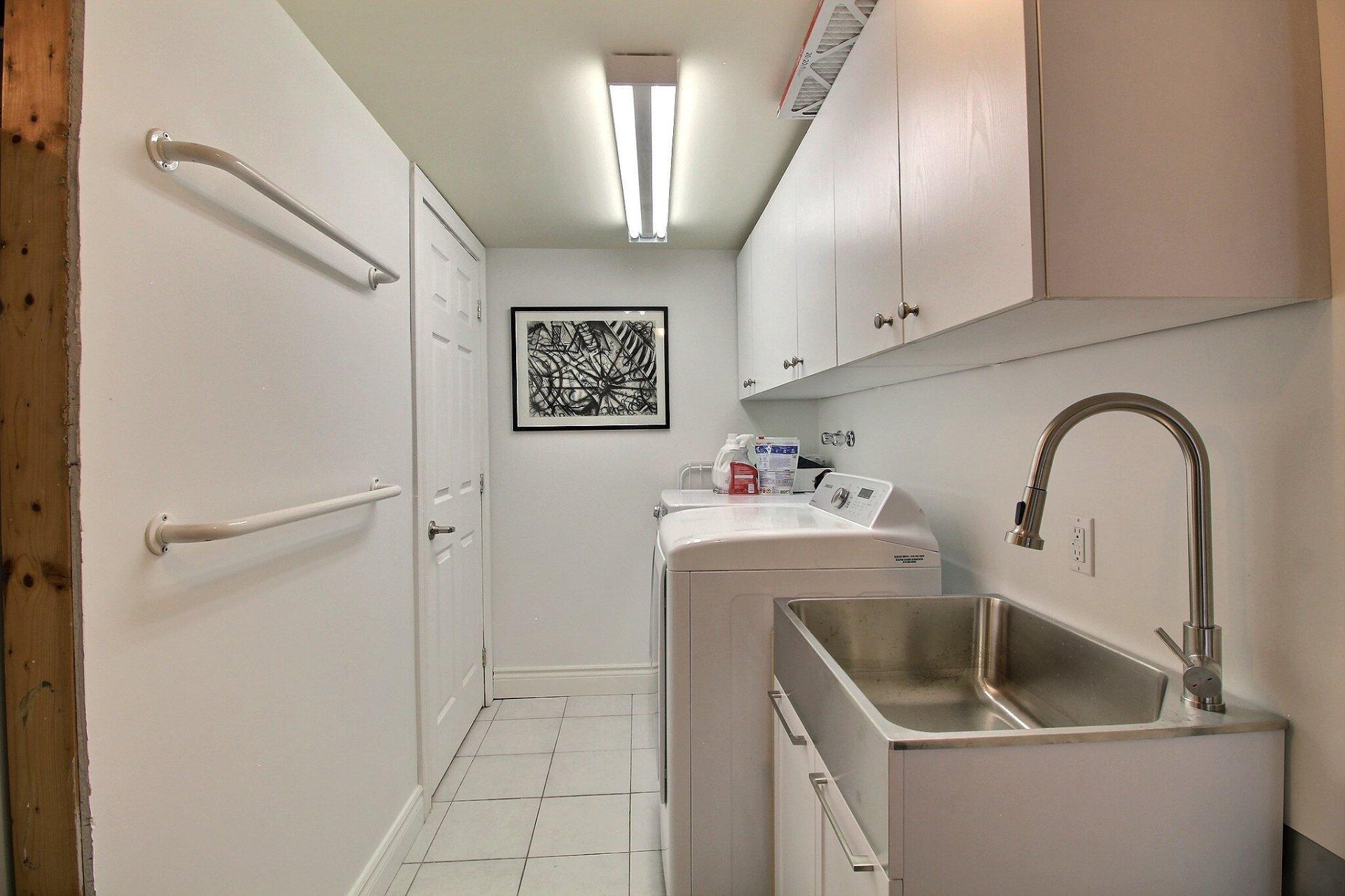 









230


Ch. du Lac-à-la-Truite

,
Orford,




QC
J1X6J6

