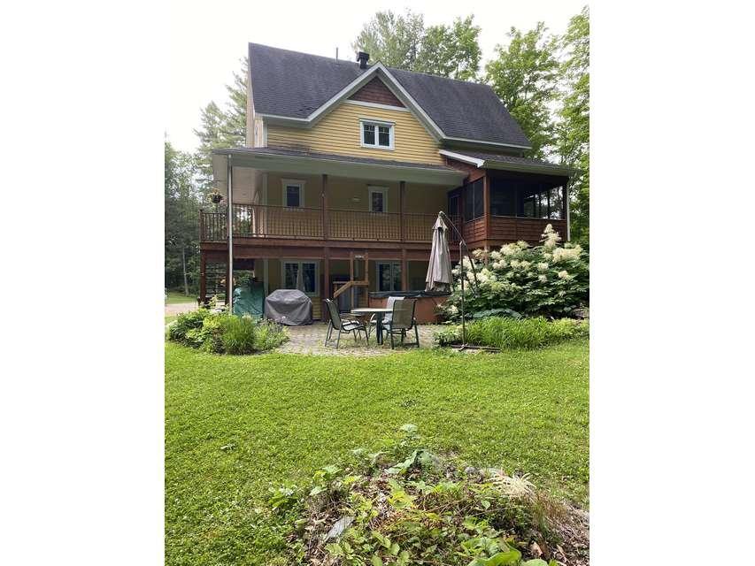 









230


Ch. du Lac-à-la-Truite

,
Orford,




QC
J1X6J6

