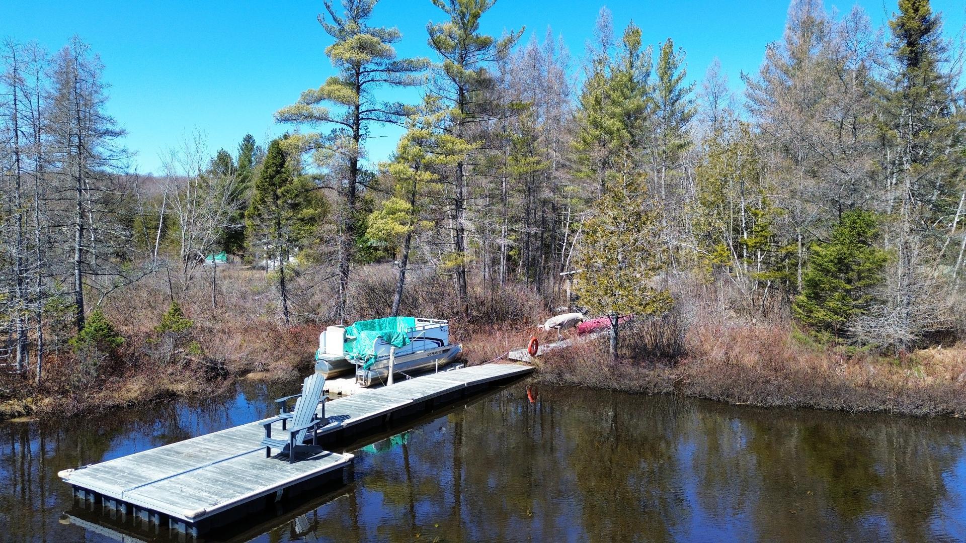 









230


Ch. du Lac-à-la-Truite

,
Orford,




QC
J1X6J6

