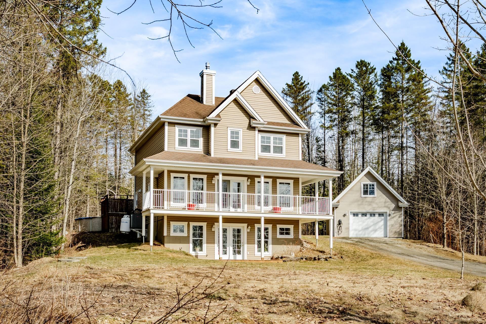 









5917


Ch. de Val-du-Lac

,
Sherbrooke (Brompton/Rock Forest/Saint-Élie/Deauville),




QC
J1N0E9

