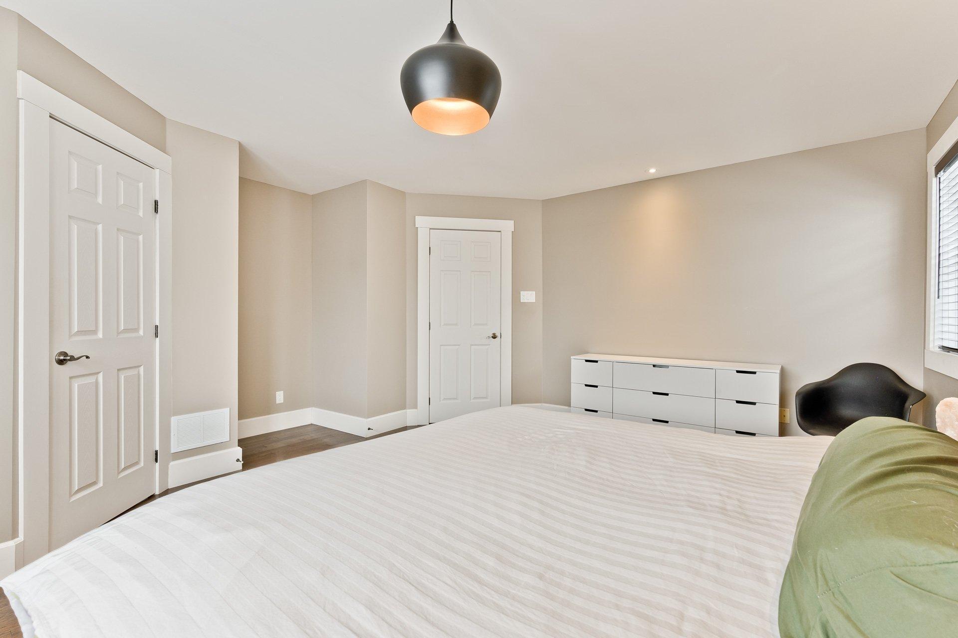 









5917


Ch. de Val-du-Lac

,
Sherbrooke (Brompton/Rock Forest/Saint-Élie/Deauville),




QC
J1N0E9

