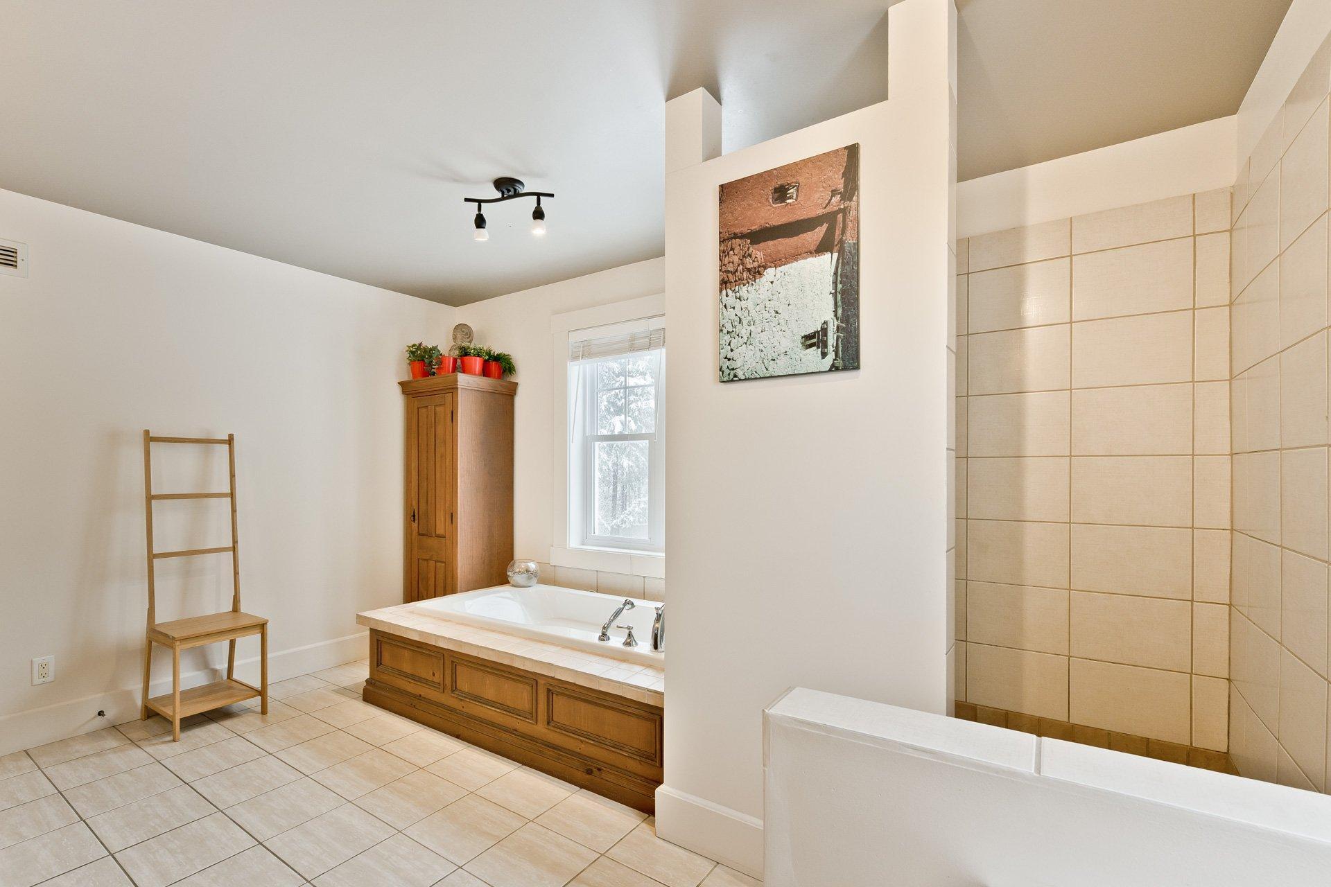 









5917


Ch. de Val-du-Lac

,
Sherbrooke (Brompton/Rock Forest/Saint-Élie/Deauville),




QC
J1N0E9

