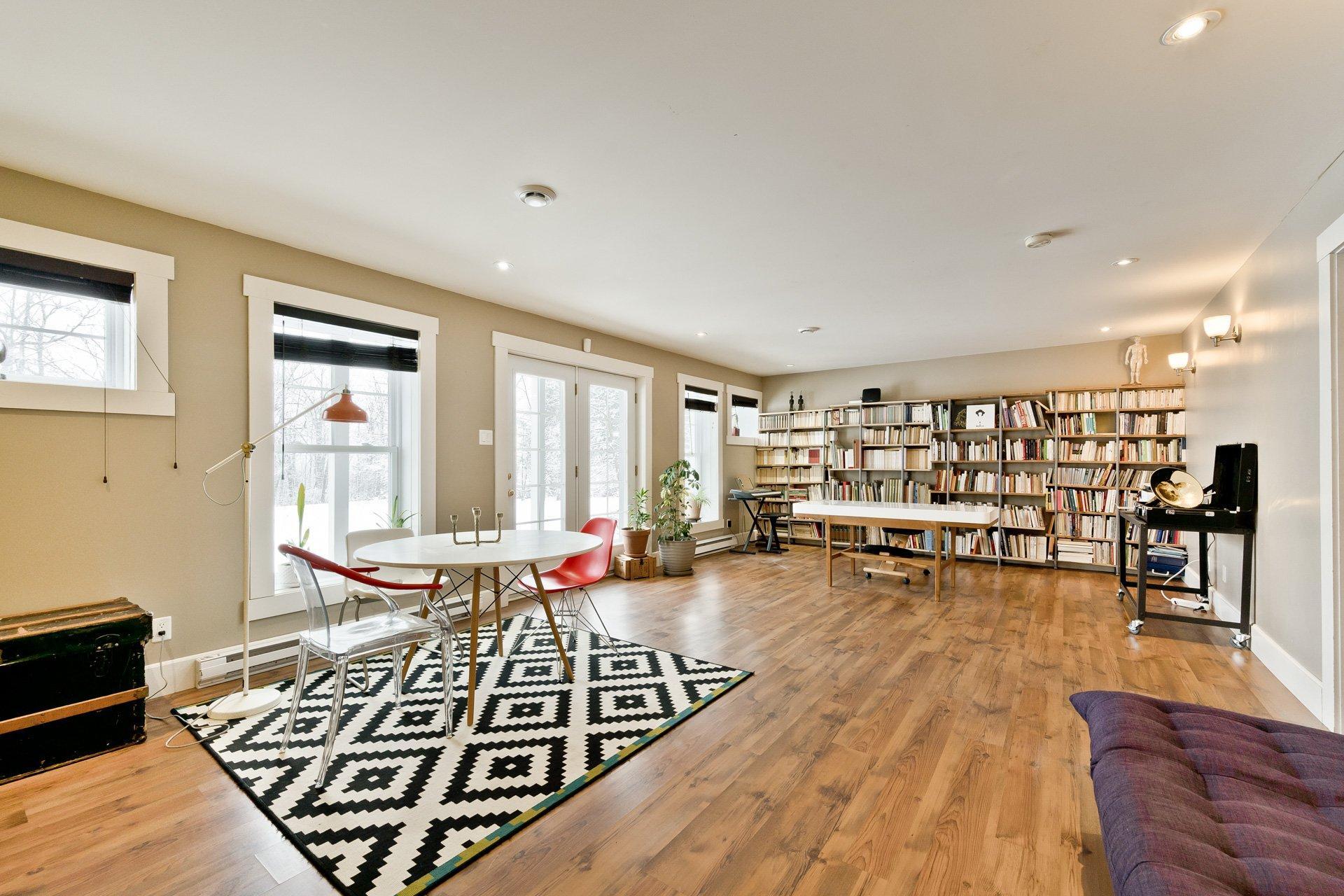 









5917


Ch. de Val-du-Lac

,
Sherbrooke (Brompton/Rock Forest/Saint-Élie/Deauville),




QC
J1N0E9

