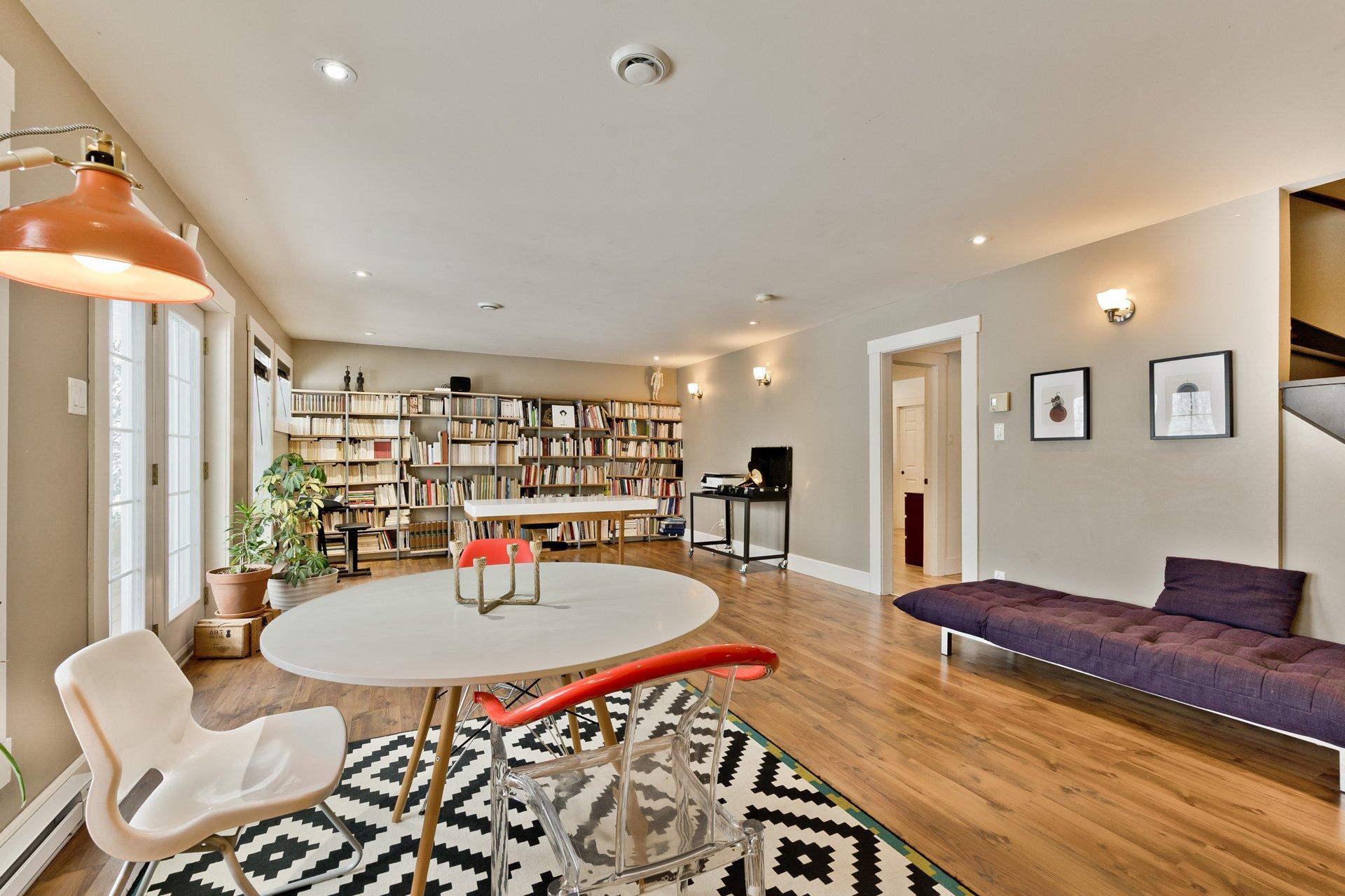 









5917


Ch. de Val-du-Lac

,
Sherbrooke (Brompton/Rock Forest/Saint-Élie/Deauville),




QC
J1N0E9

