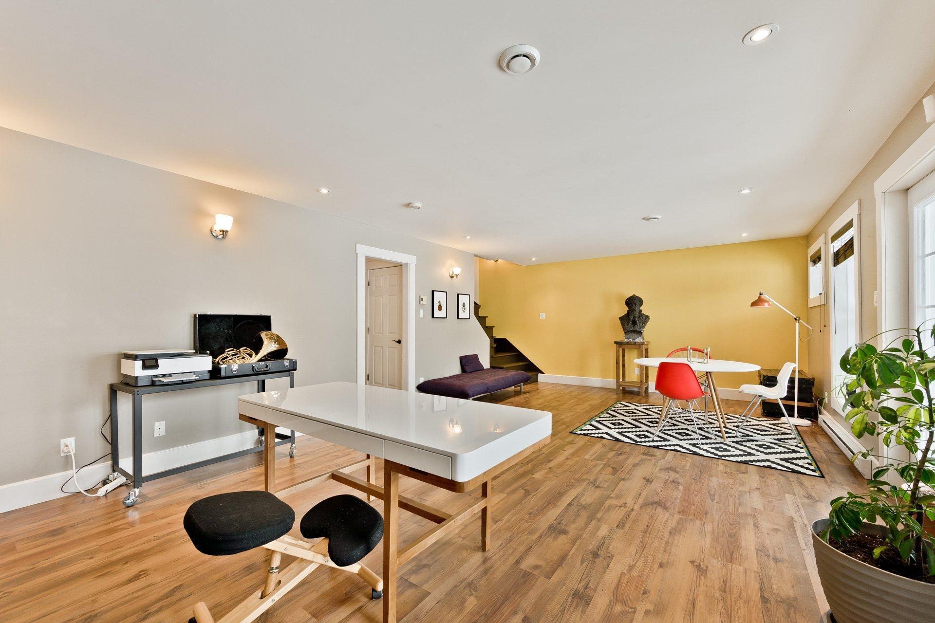 









5917


Ch. de Val-du-Lac

,
Sherbrooke (Brompton/Rock Forest/Saint-Élie/Deauville),




QC
J1N0E9

