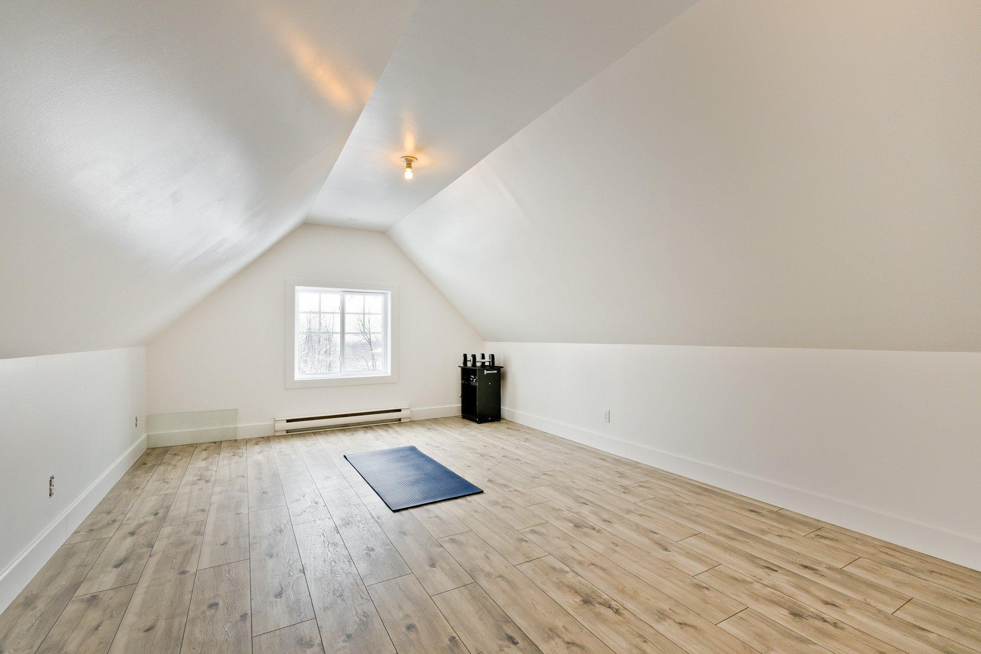









5917


Ch. de Val-du-Lac

,
Sherbrooke (Brompton/Rock Forest/Saint-Élie/Deauville),




QC
J1N0E9

