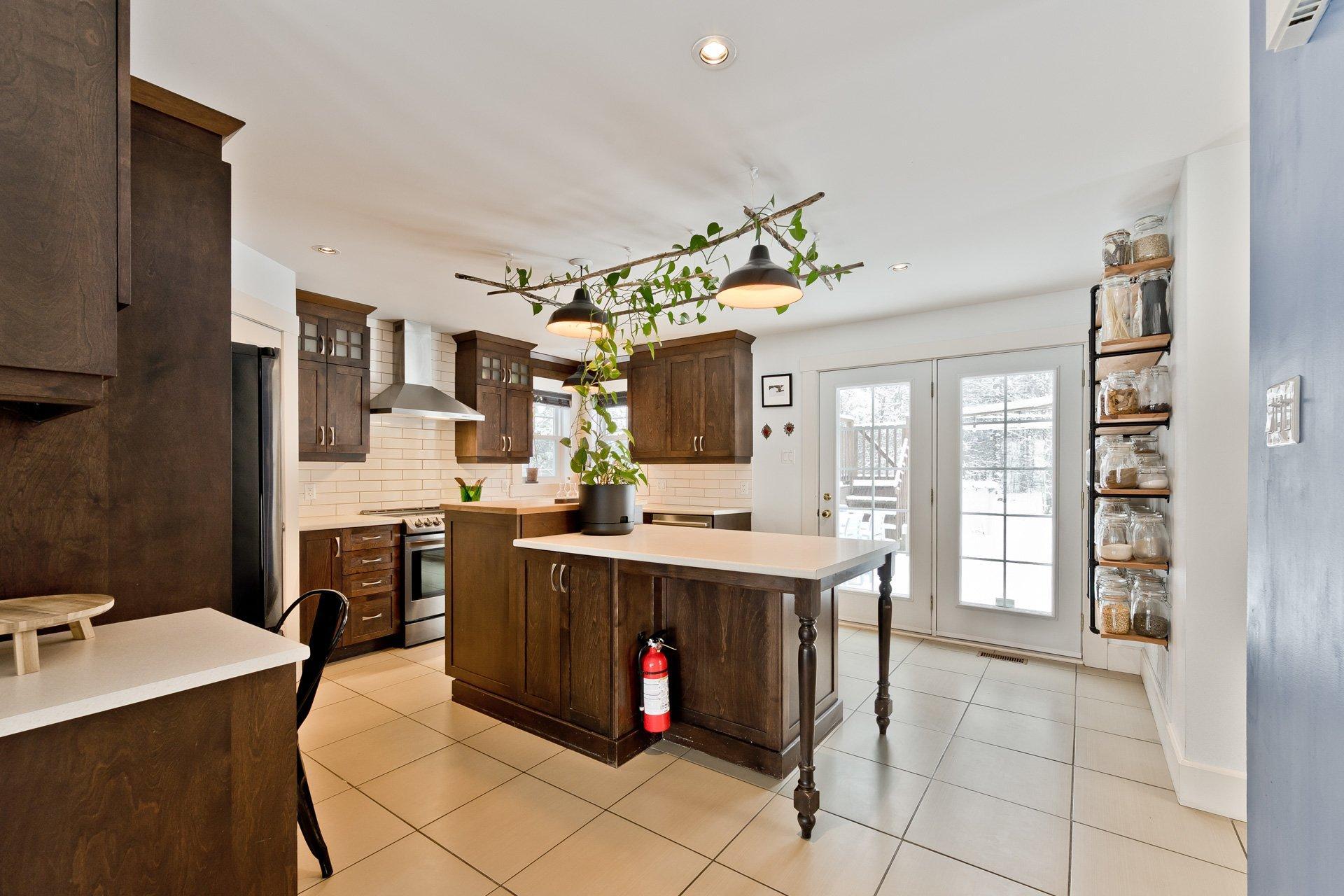 









5917


Ch. de Val-du-Lac

,
Sherbrooke (Brompton/Rock Forest/Saint-Élie/Deauville),




QC
J1N0E9

