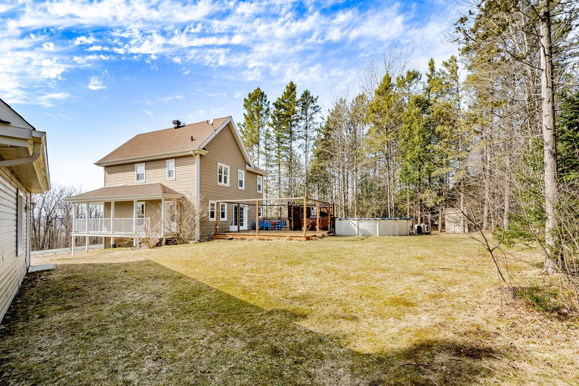 









5917


Ch. de Val-du-Lac

,
Sherbrooke (Brompton/Rock Forest/Saint-Élie/Deauville),




QC
J1N0E9

