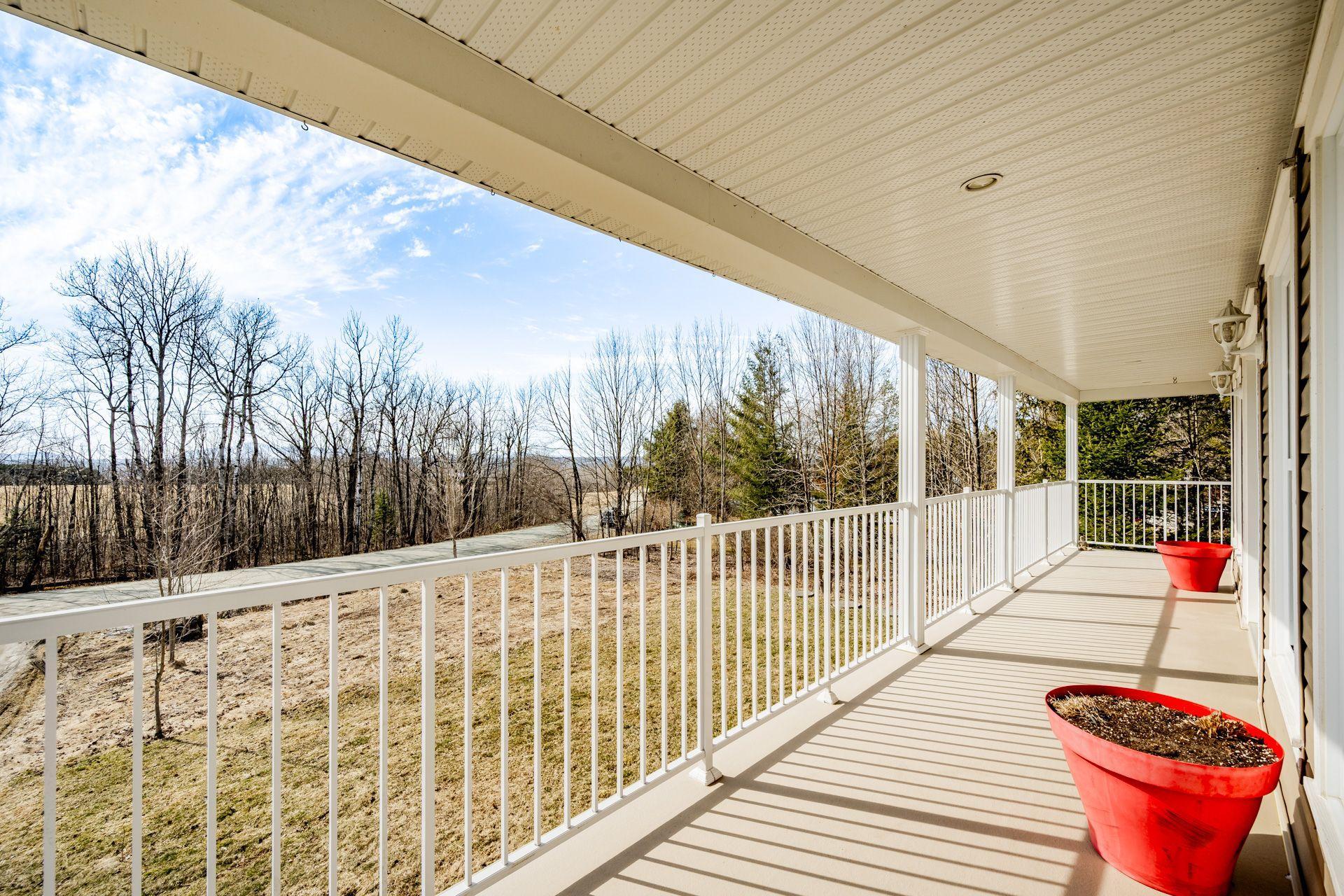 









5917


Ch. de Val-du-Lac

,
Sherbrooke (Brompton/Rock Forest/Saint-Élie/Deauville),




QC
J1N0E9

