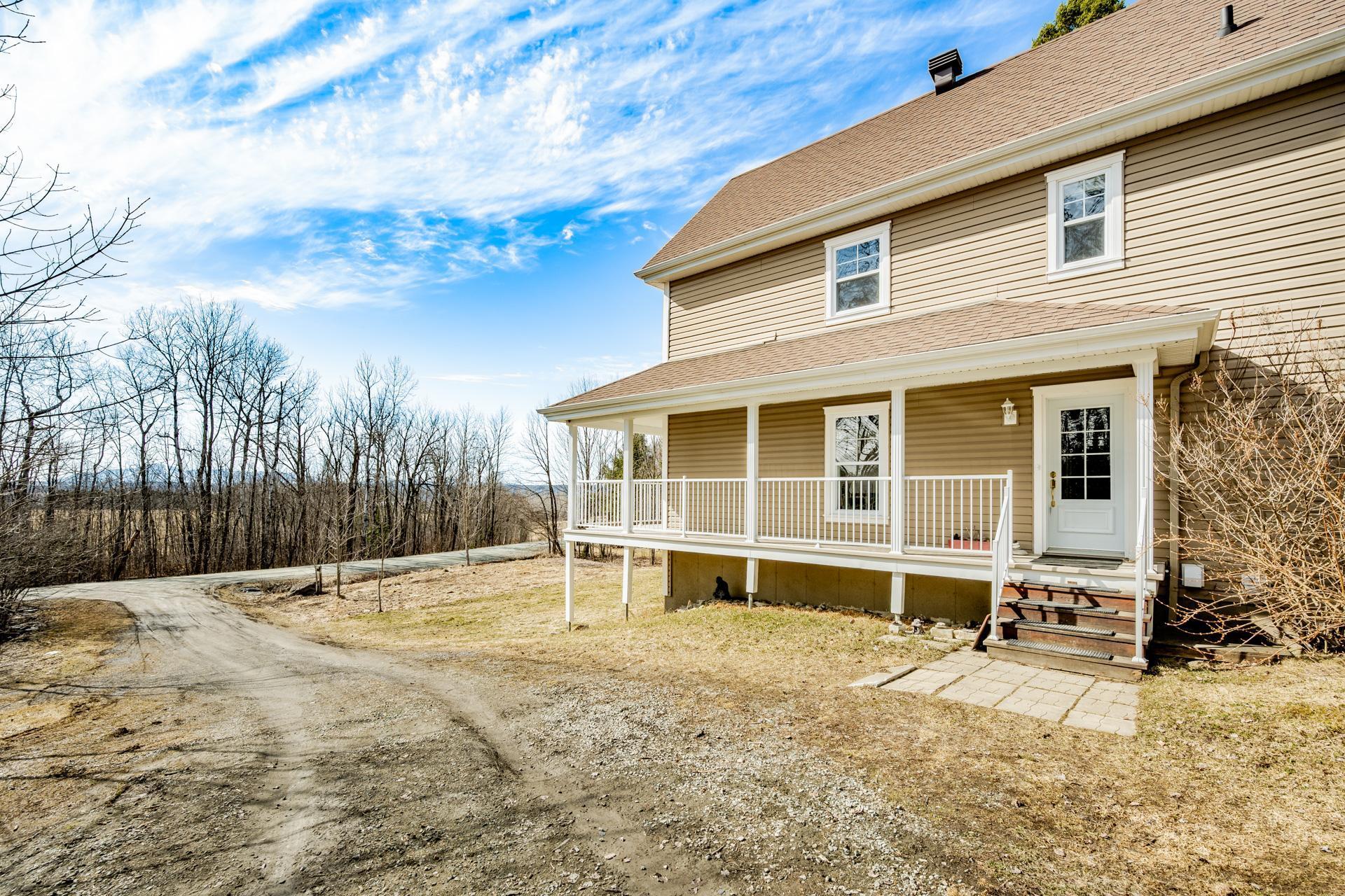 









5917


Ch. de Val-du-Lac

,
Sherbrooke (Brompton/Rock Forest/Saint-Élie/Deauville),




QC
J1N0E9

