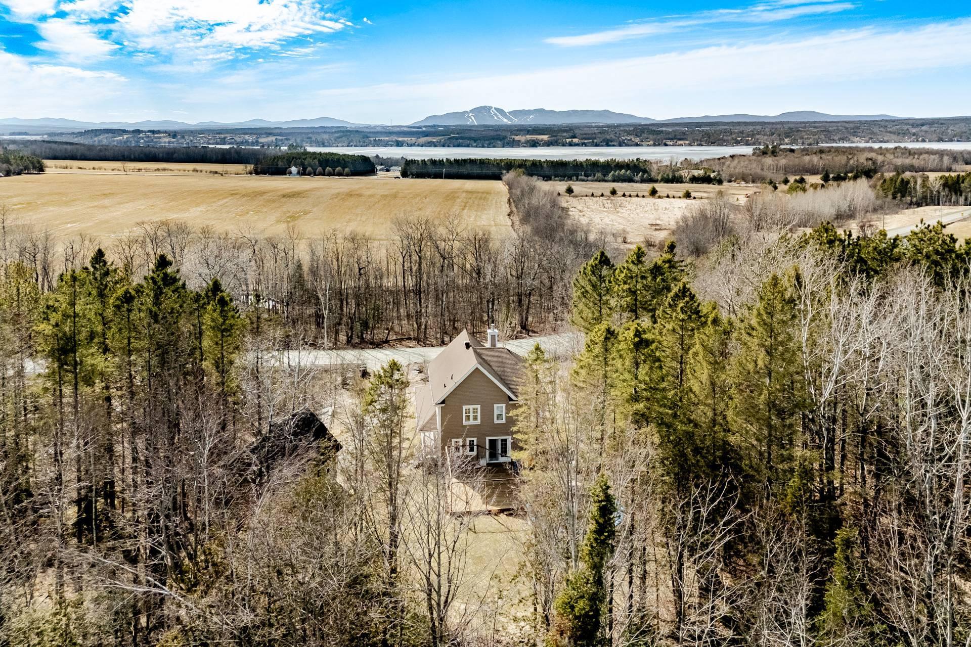 









5917


Ch. de Val-du-Lac

,
Sherbrooke (Brompton/Rock Forest/Saint-Élie/Deauville),




QC
J1N0E9

