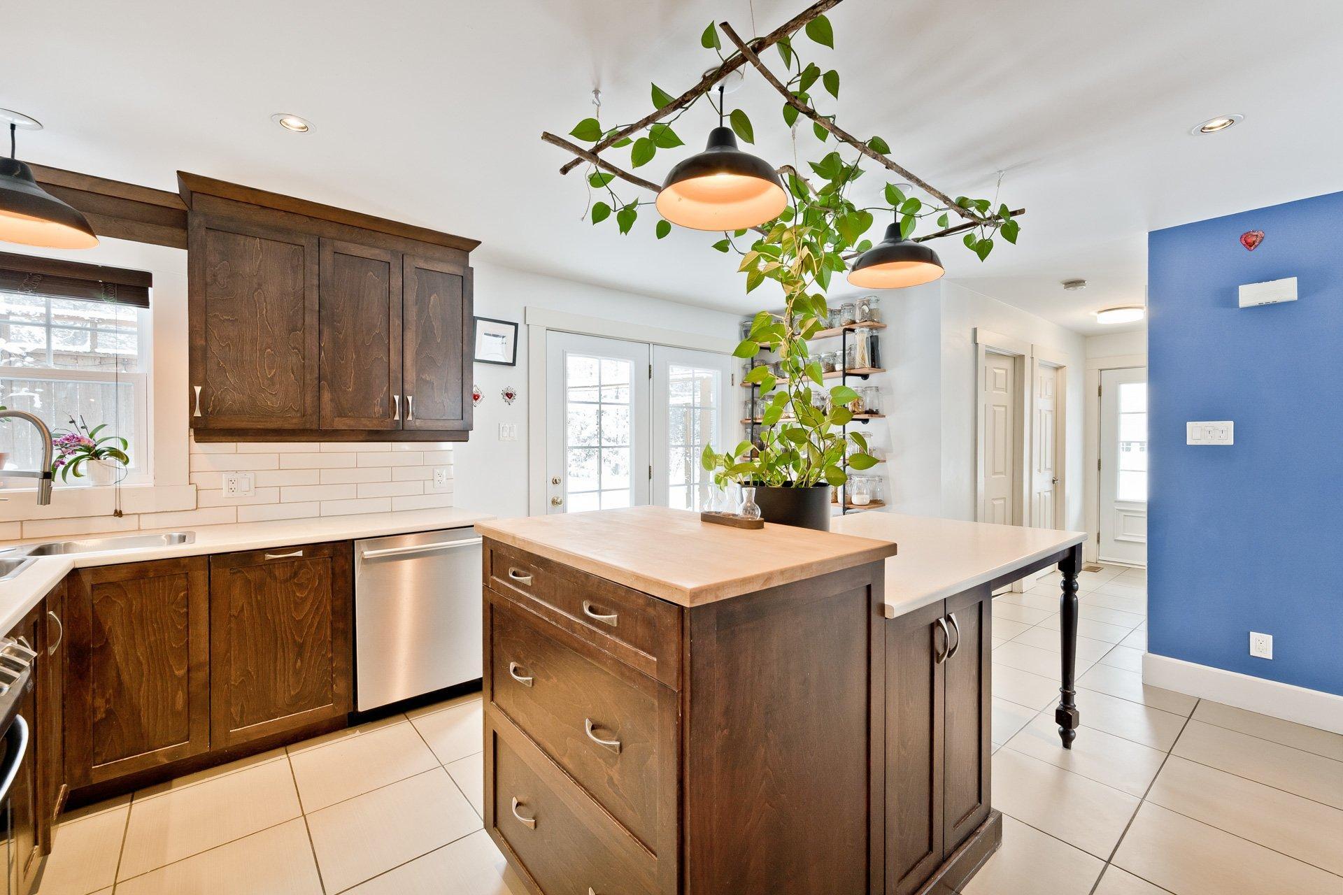 









5917


Ch. de Val-du-Lac

,
Sherbrooke (Brompton/Rock Forest/Saint-Élie/Deauville),




QC
J1N0E9

