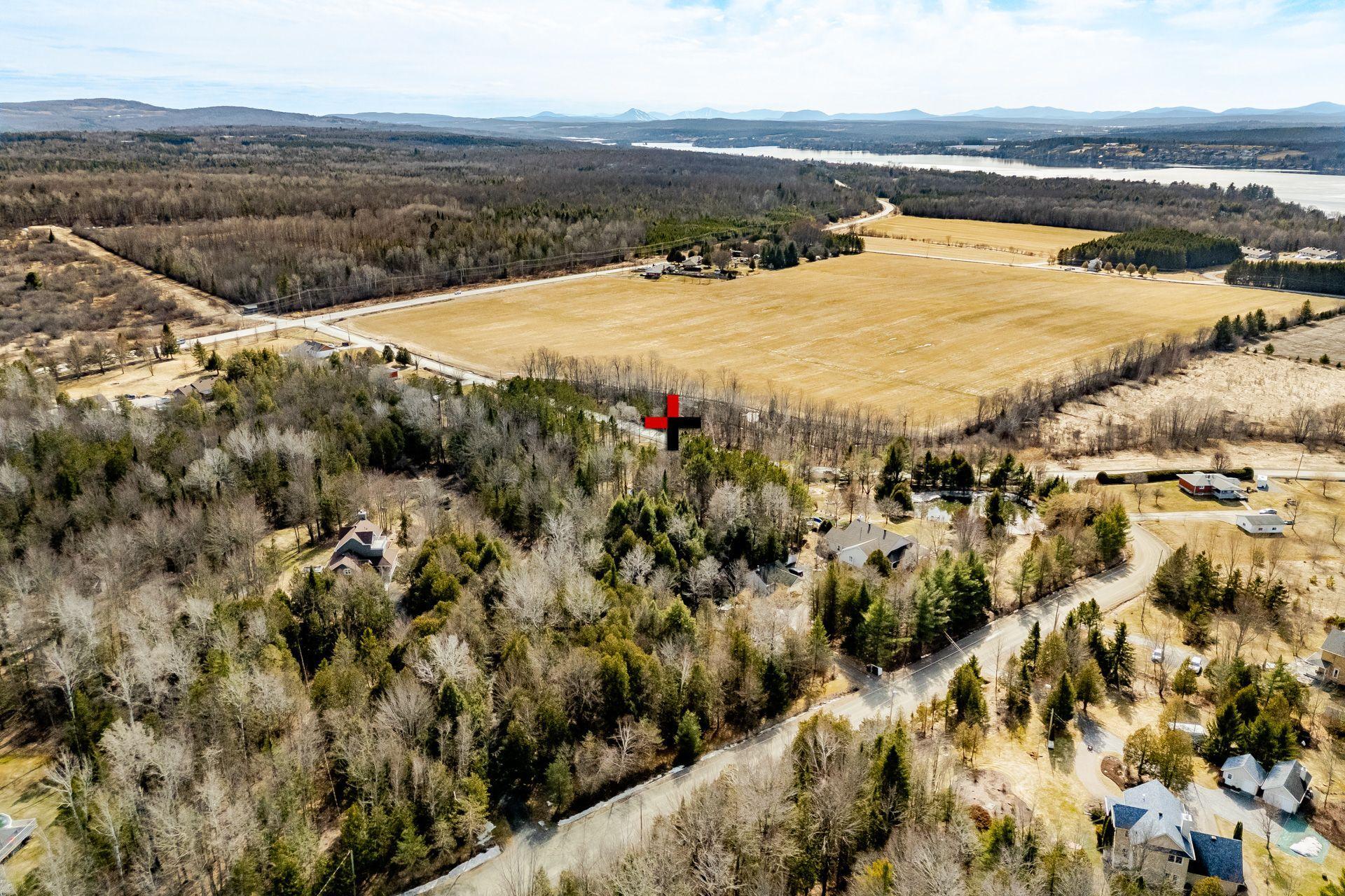 









5917


Ch. de Val-du-Lac

,
Sherbrooke (Brompton/Rock Forest/Saint-Élie/Deauville),




QC
J1N0E9

