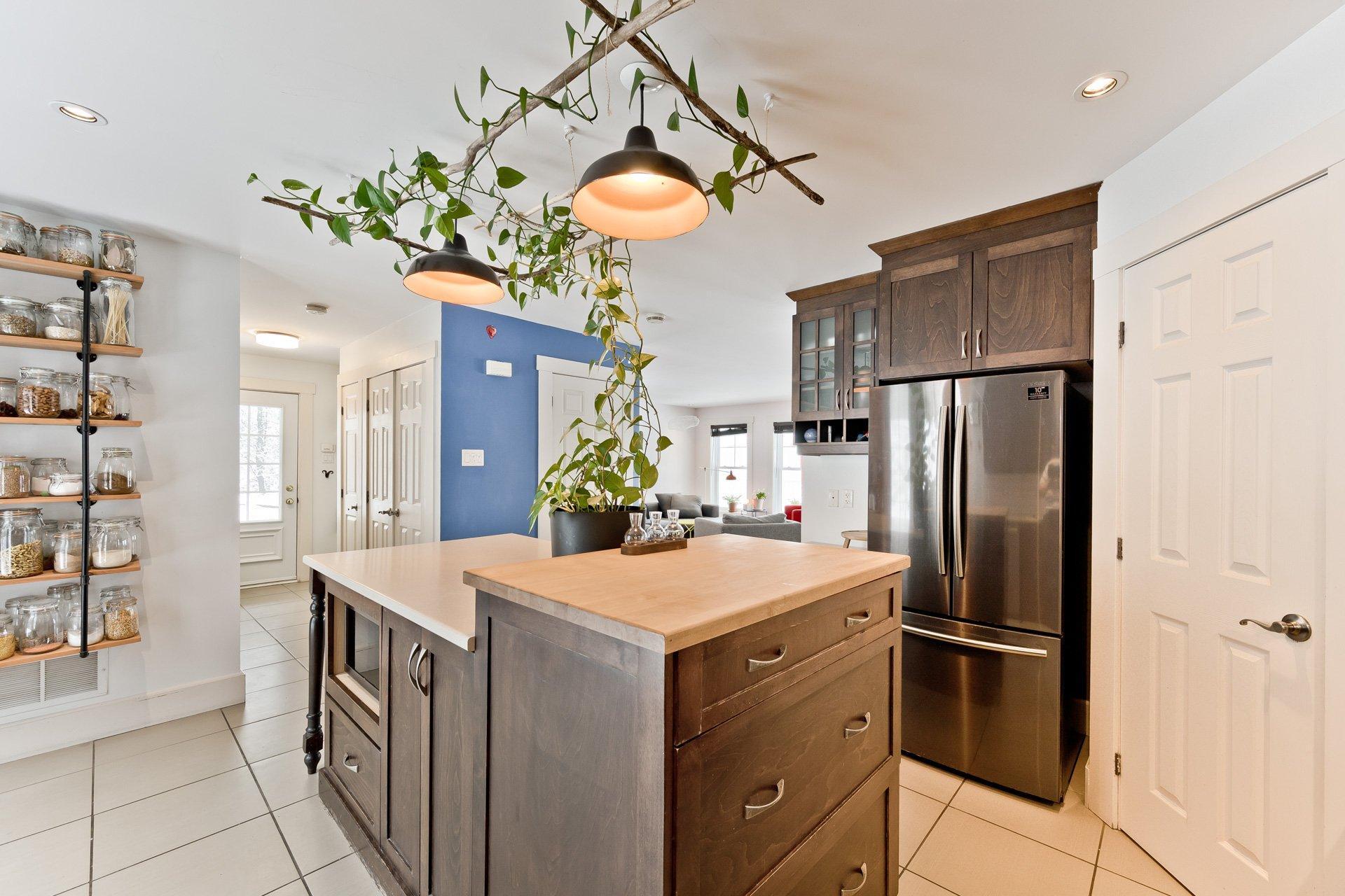 









5917


Ch. de Val-du-Lac

,
Sherbrooke (Brompton/Rock Forest/Saint-Élie/Deauville),




QC
J1N0E9

