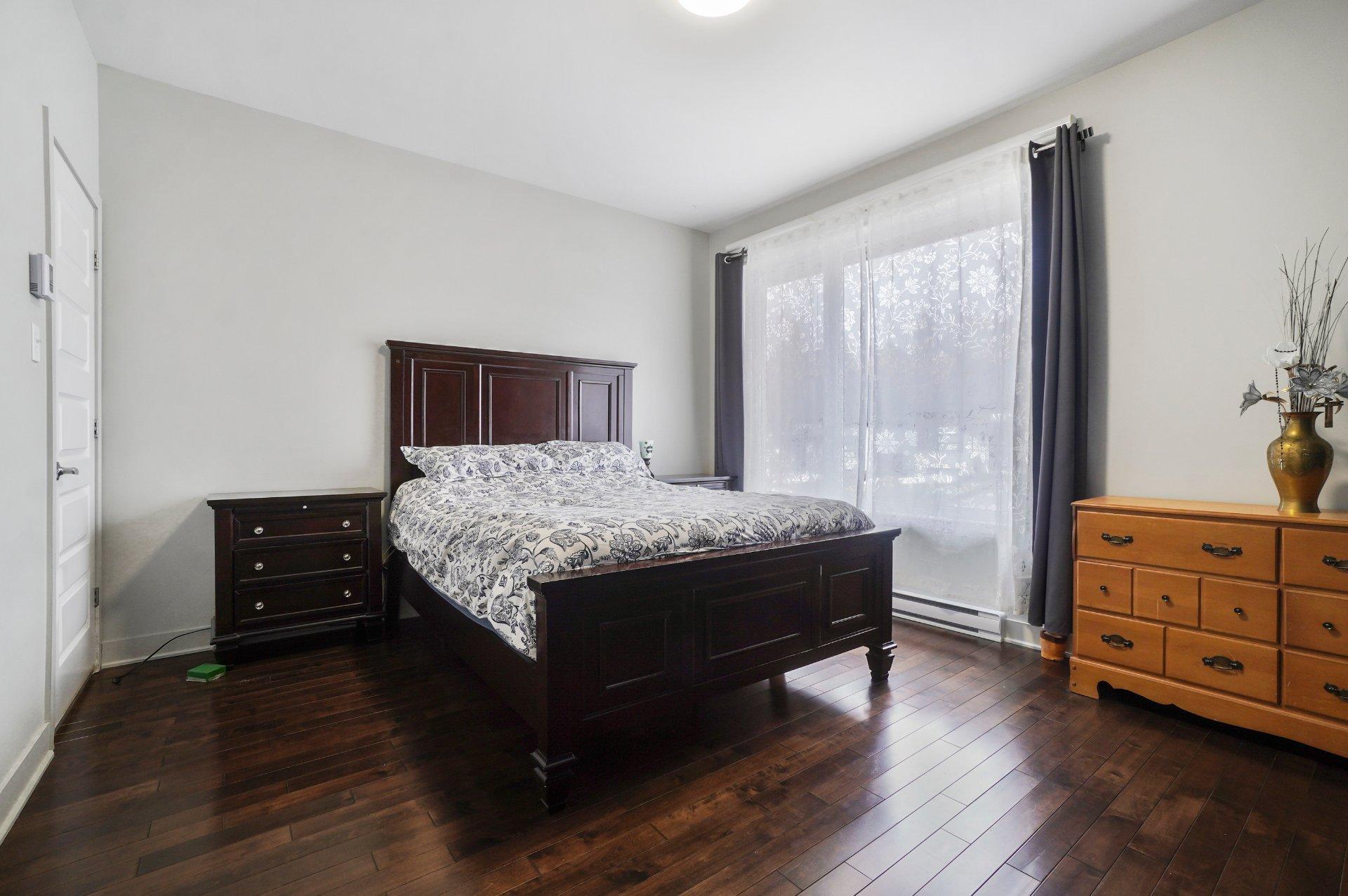 









2088


Rue de l'Estran

,
Saint-Jérôme,




QC
J5L0G5

