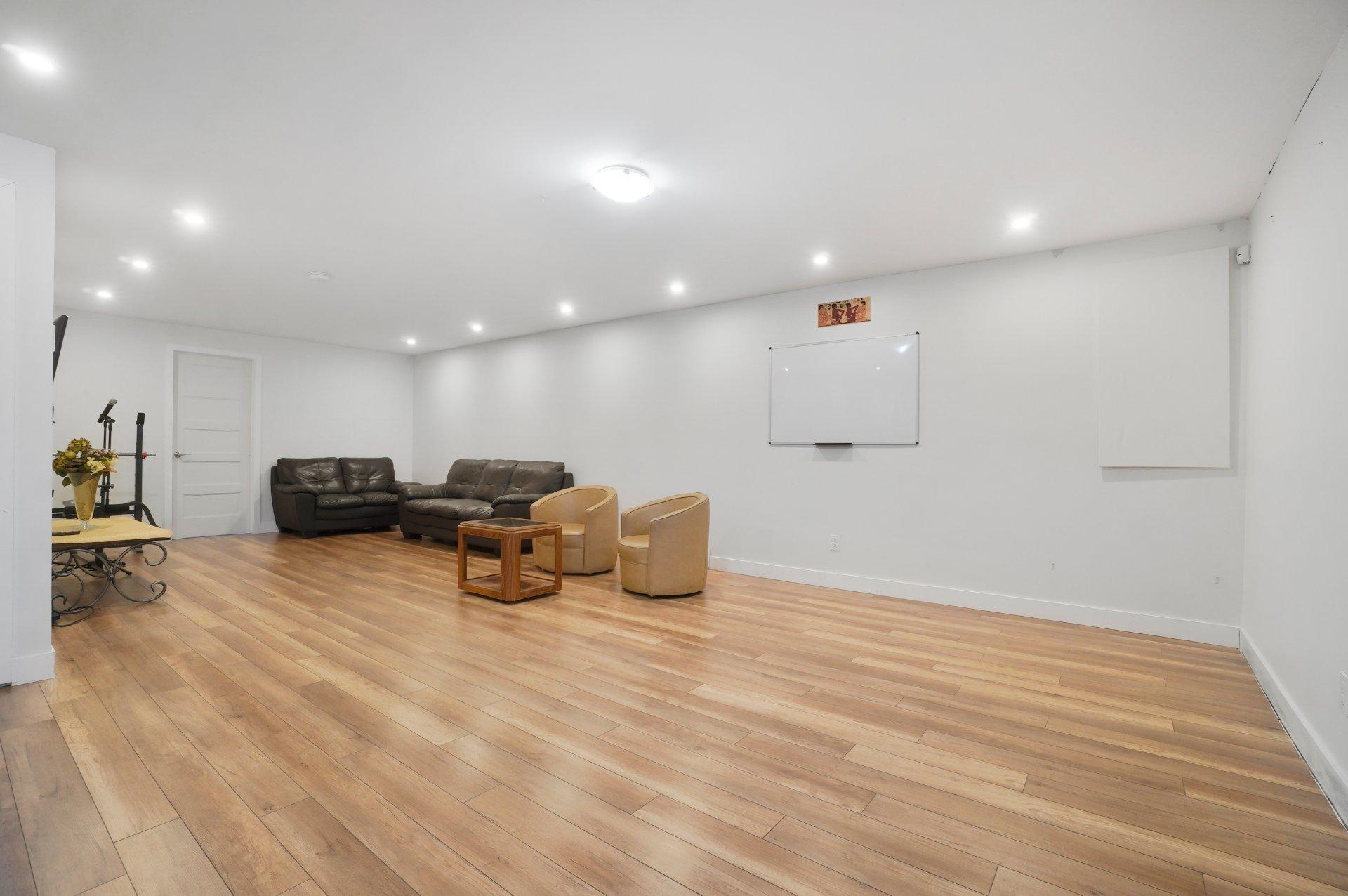 









2088


Rue de l'Estran

,
Saint-Jérôme,




QC
J5L0G5

