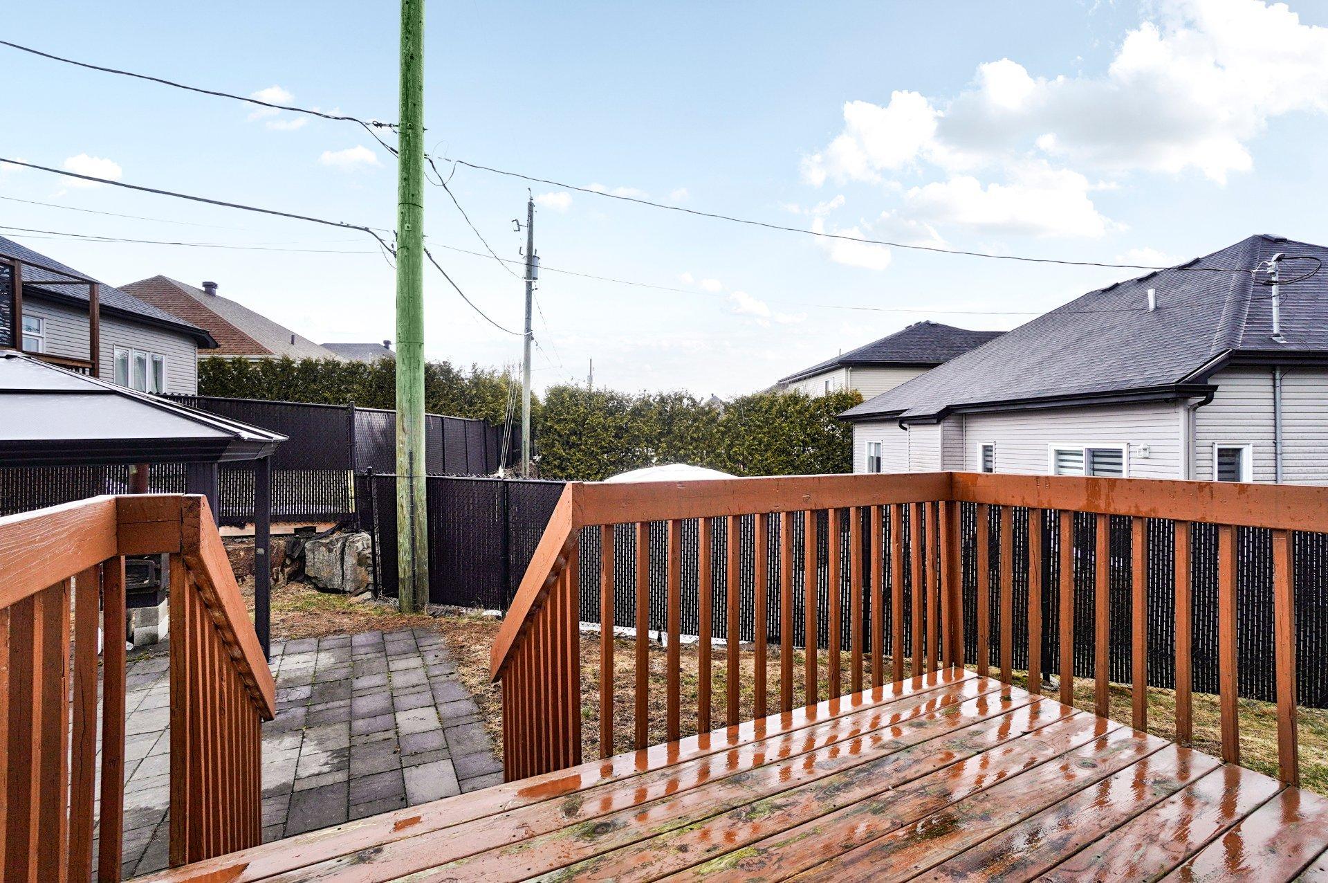 









2088


Rue de l'Estran

,
Saint-Jérôme,




QC
J5L0G5

