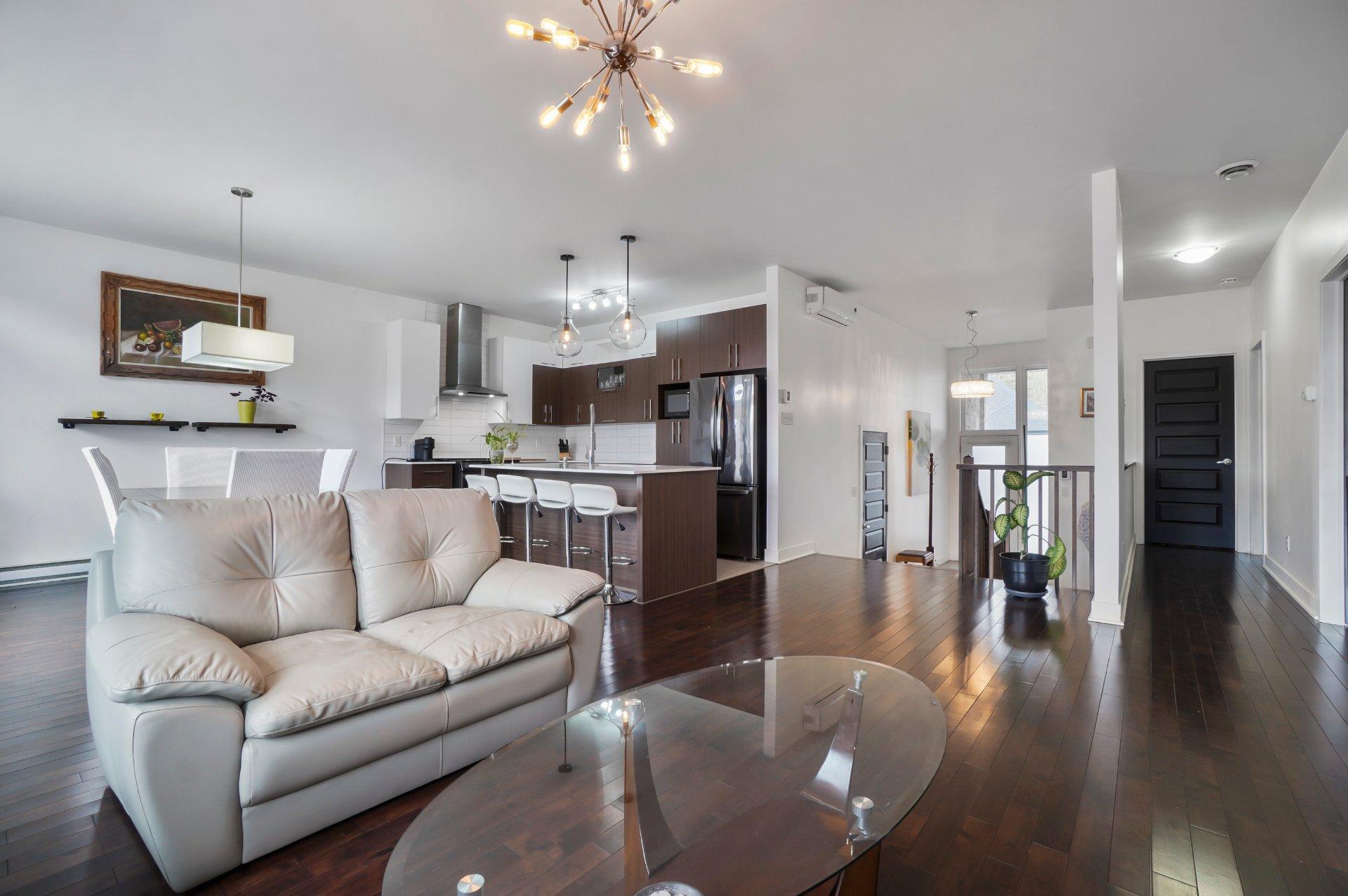 









2088


Rue de l'Estran

,
Saint-Jérôme,




QC
J5L0G5

