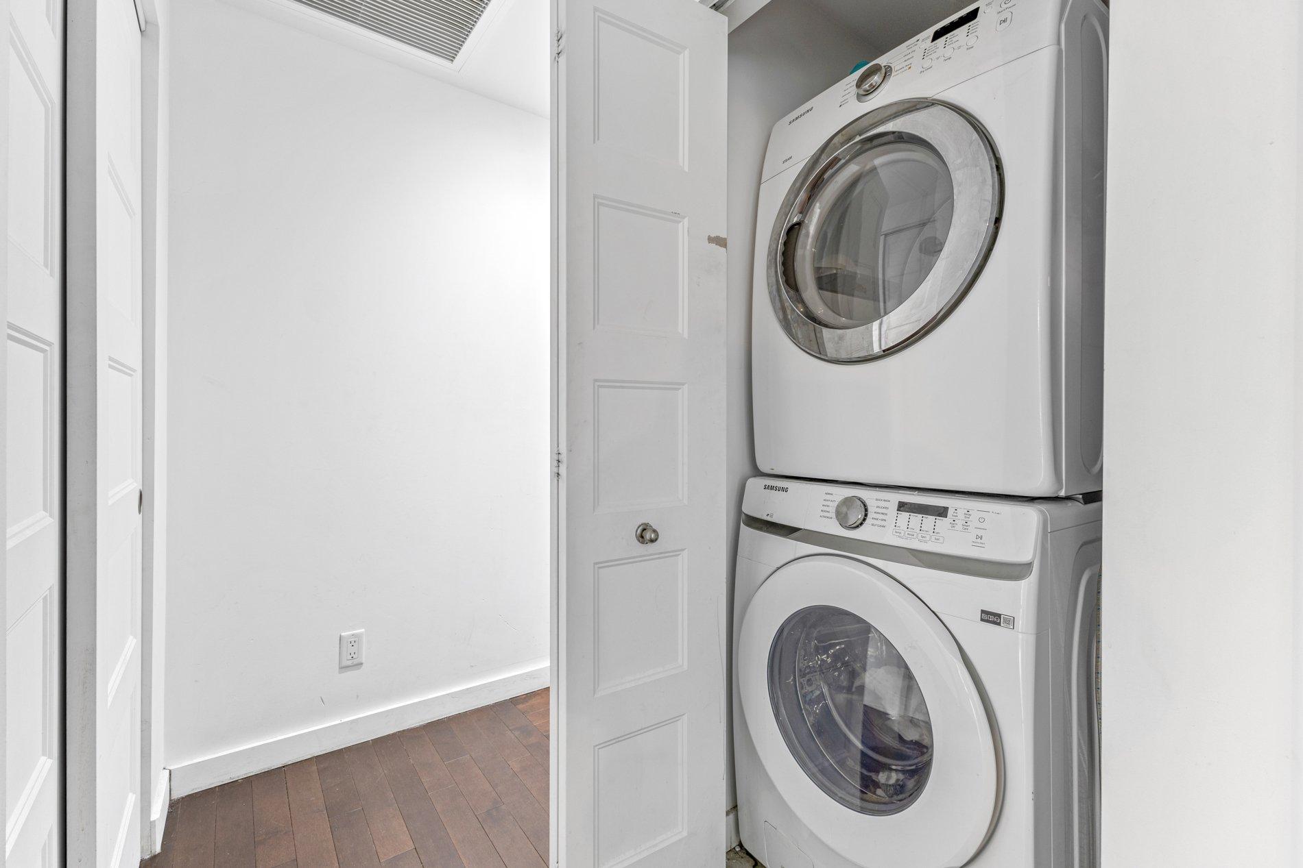 









635


Rue St-Maurice

, 206,
Montréal (Ville-Marie),




QC
H3C0N6

