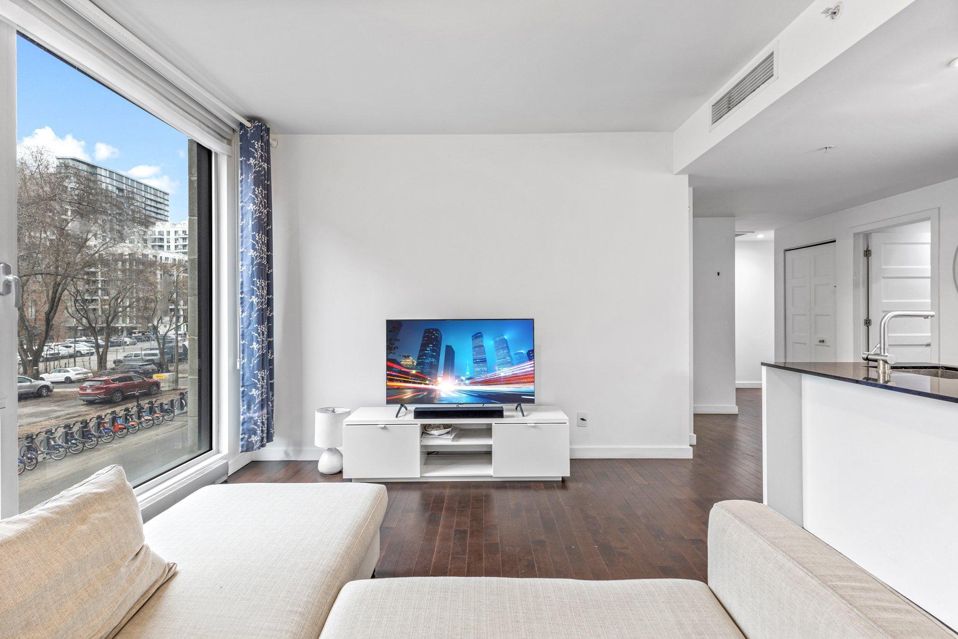 









635


Rue St-Maurice

, 206,
Montréal (Ville-Marie),




QC
H3C0N6

