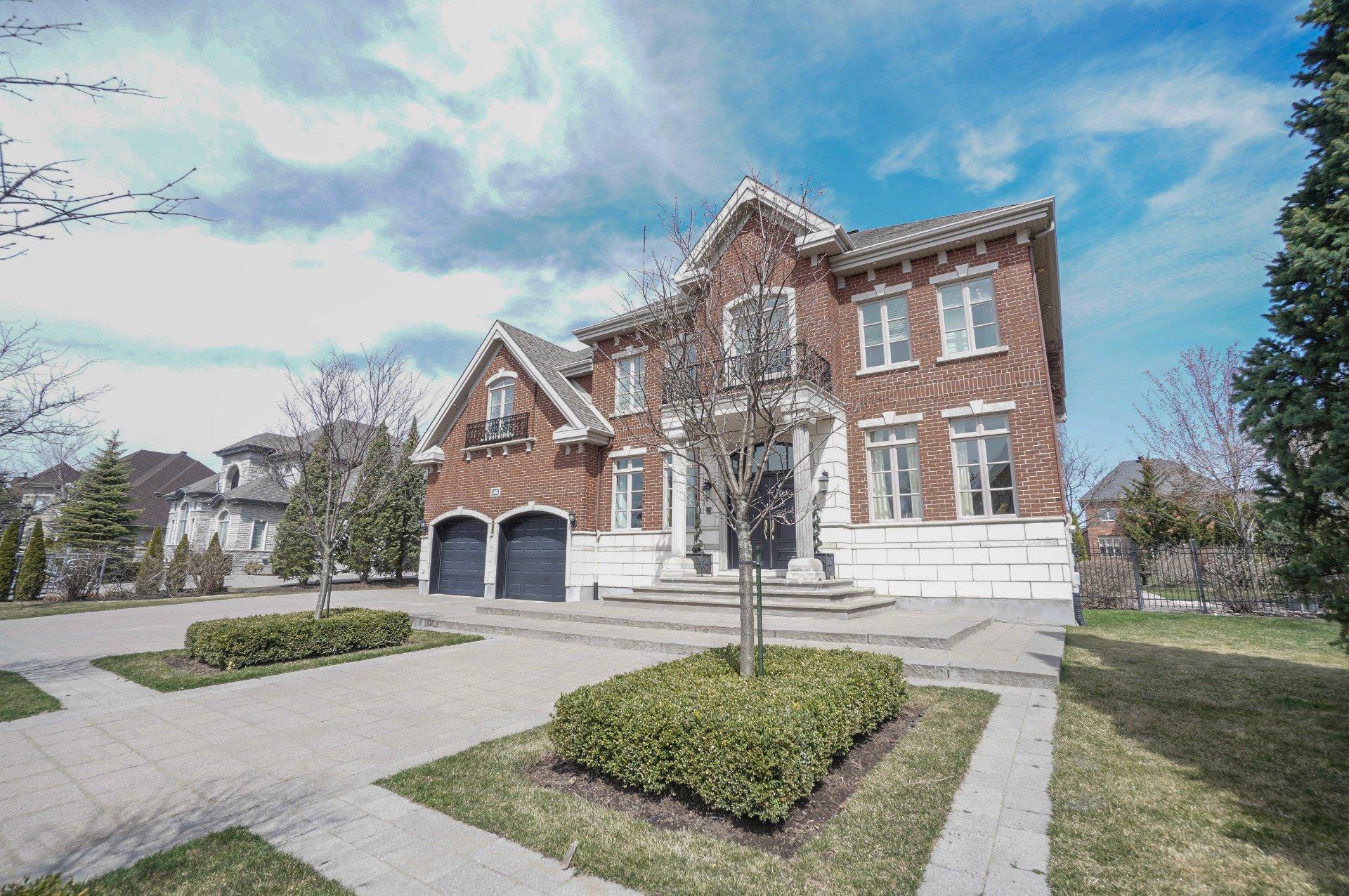 









3885


Rue Leningrad

,
Brossard,




QC
J4Y3J6

